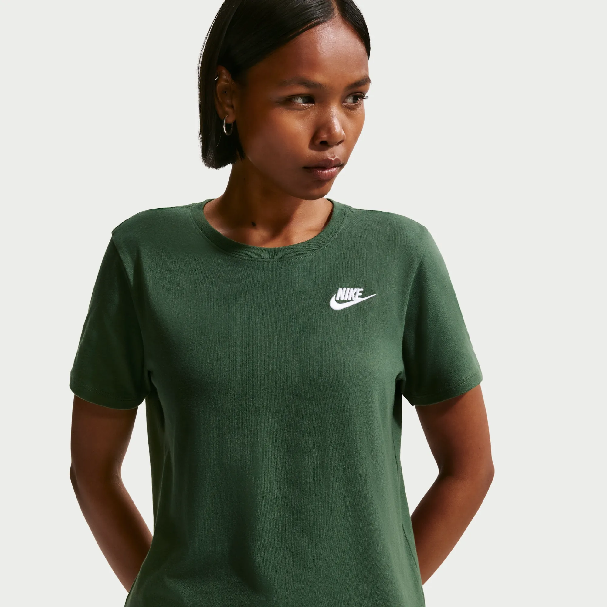Nike Club Essentials Women's T-Shirt - Green - Cotton/Polyester
