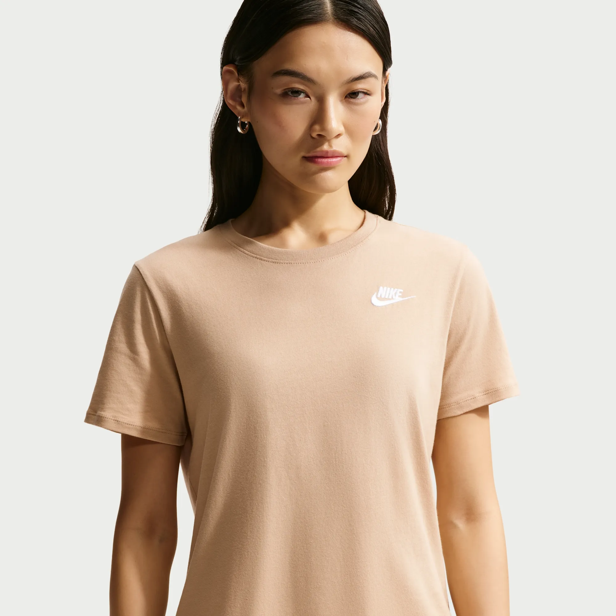 Nike Club Essentials Women's T-Shirt - Brown - Cotton/Polyester