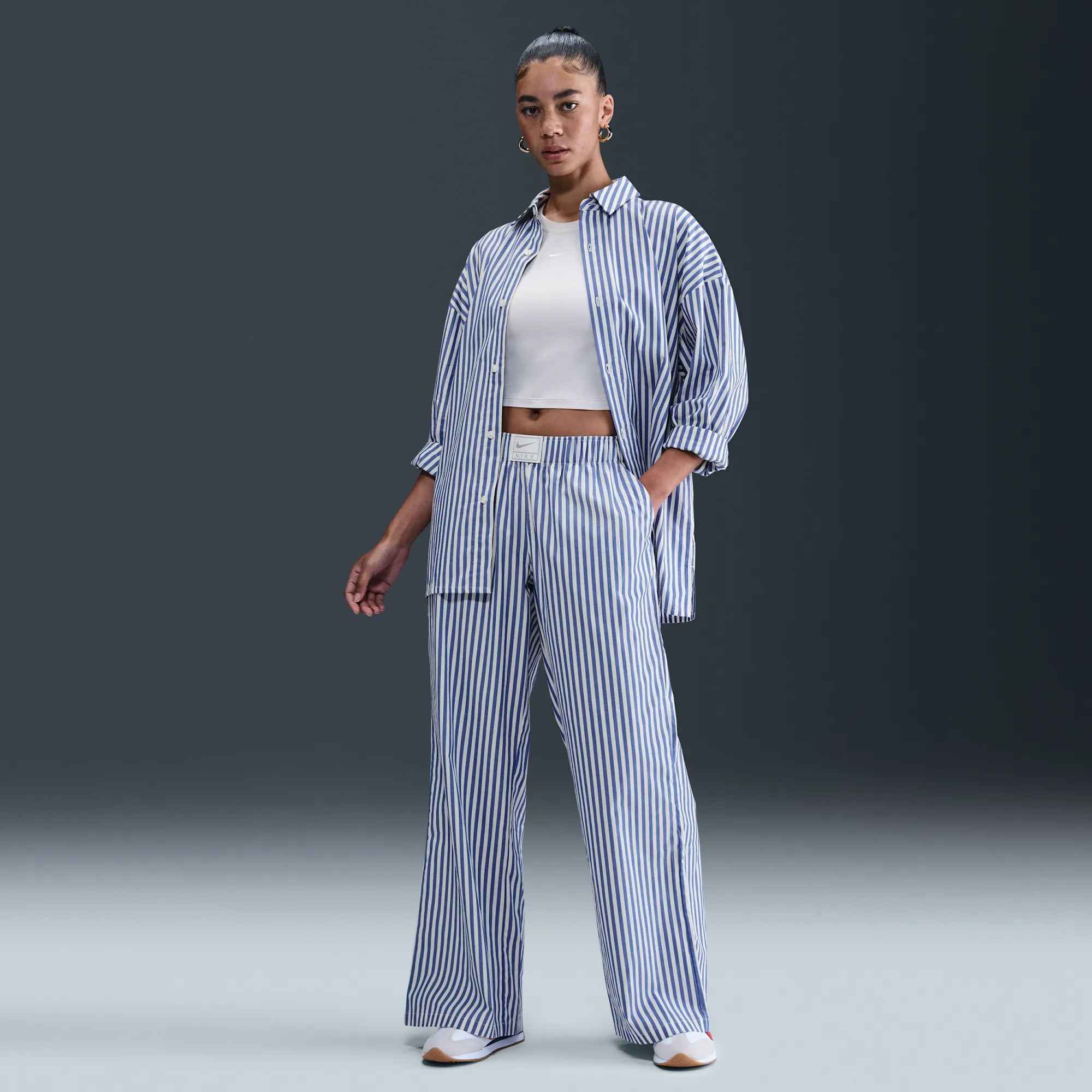 Nike Chill Poplin Mid-Rise Loose Striped Trousers - Blue