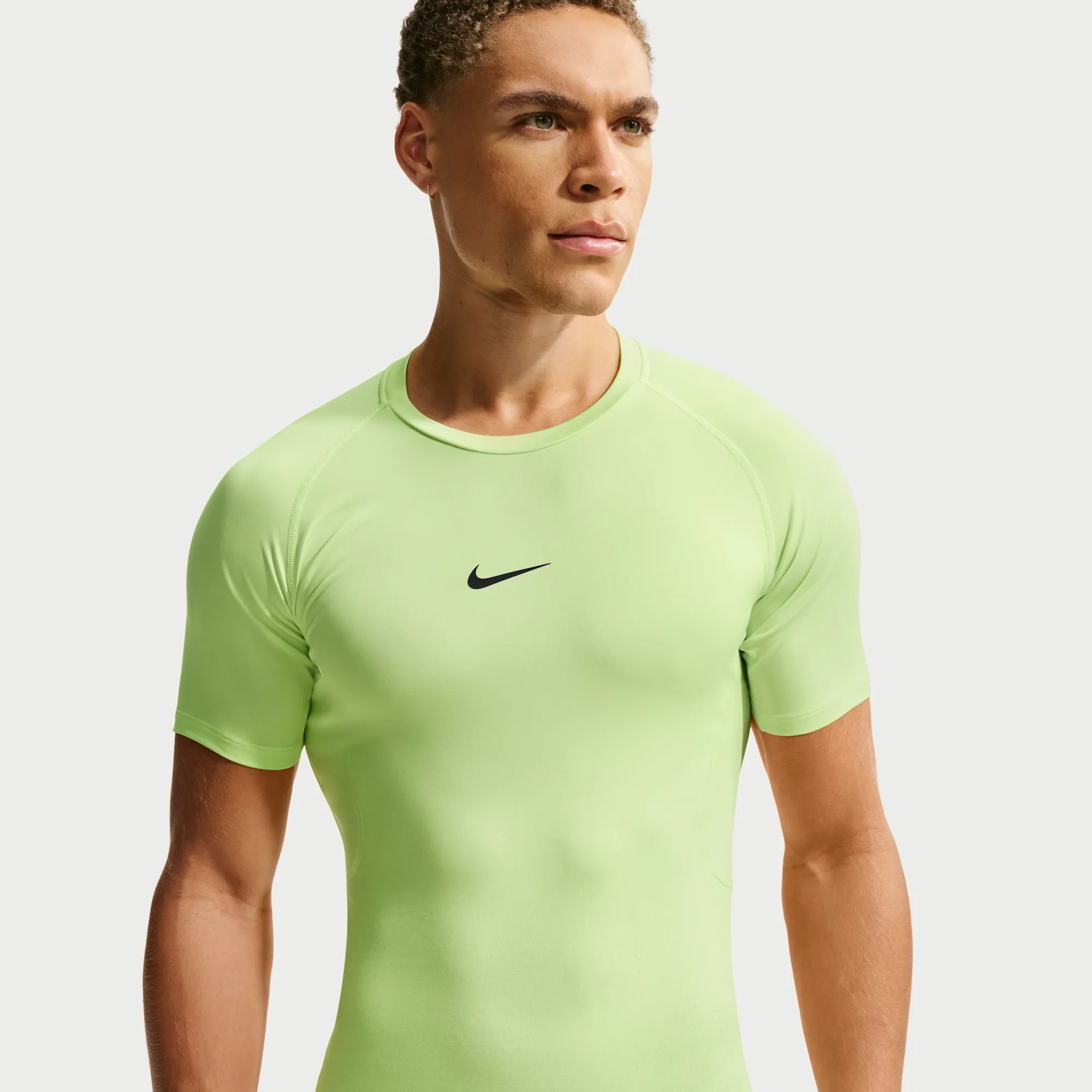 Nike Pro Men's Dri-FIT Tight Short-Sleeve Fitness Top - Green