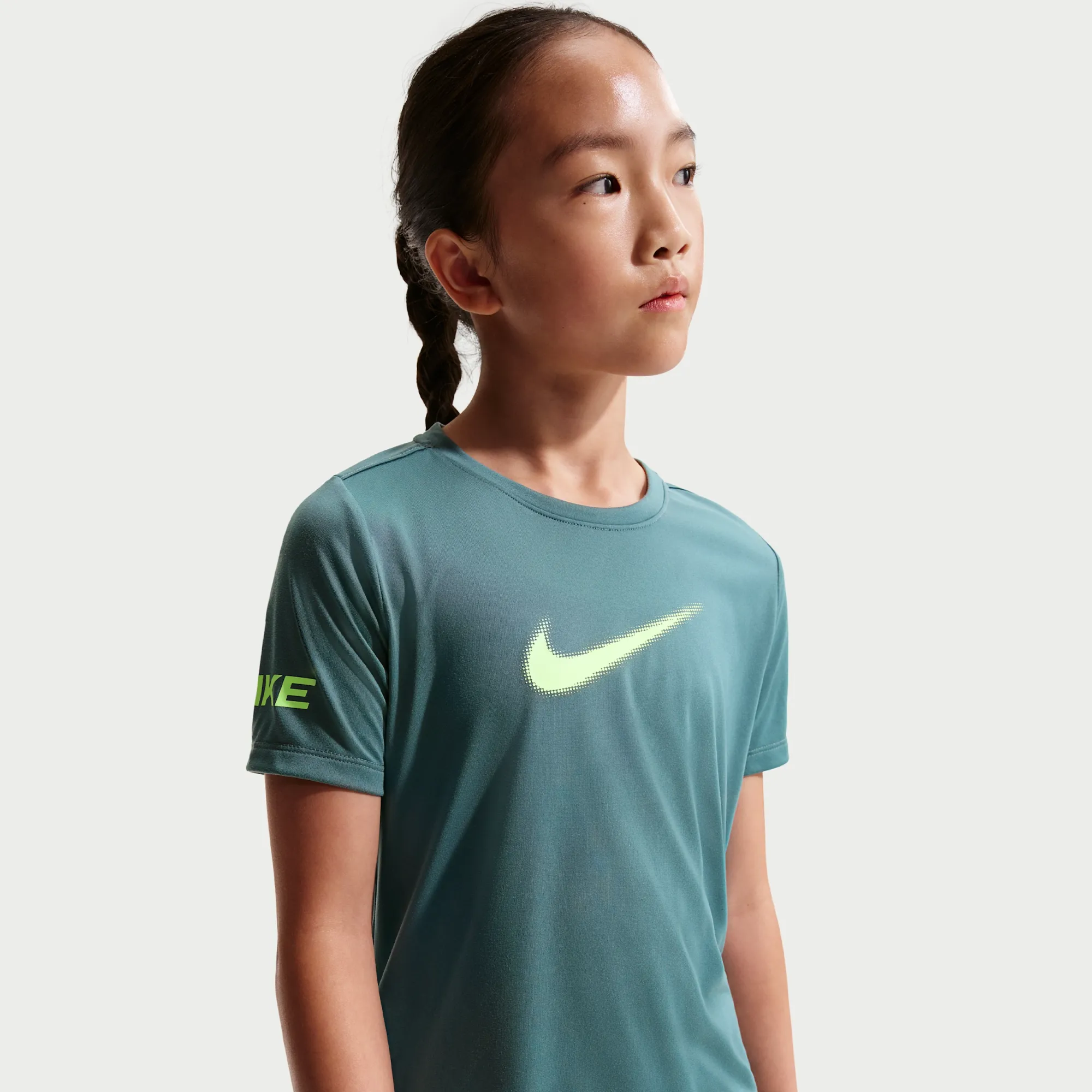 Nike Pro Older Kids' (Girls') Dri-FIT Short-Sleeve Training Top - Grey