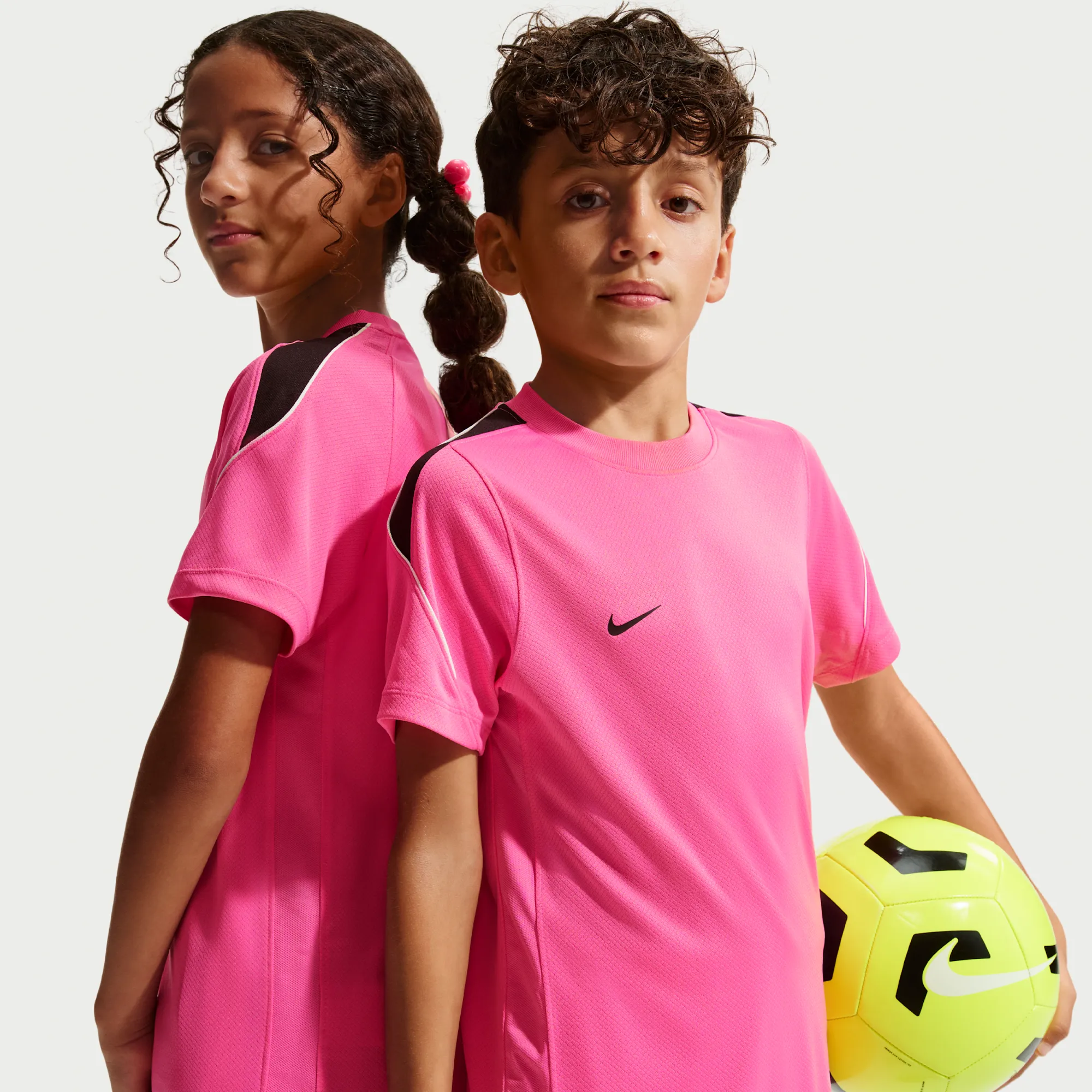 Nike Strike Older Kids' Dri-FIT Football Short-Sleeve Top - Pink