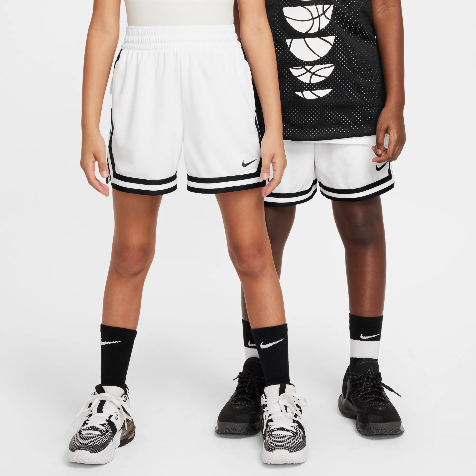 Nike DNA Older Kids' 12.5cm Basketball Shorts - White