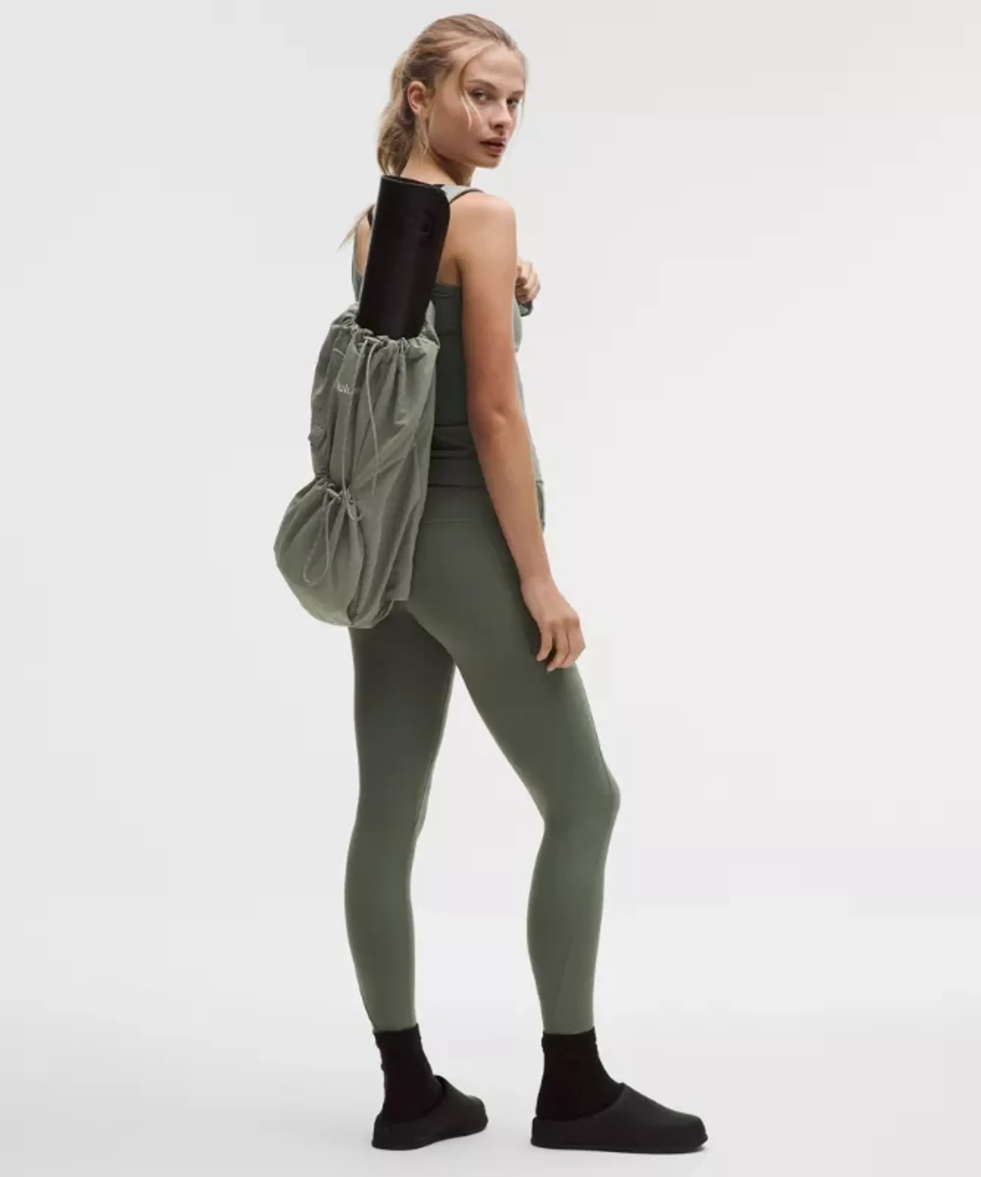 lululemon black everyday belt bag Lululemon Everywhere Belt Bag Review: Black and Pink!