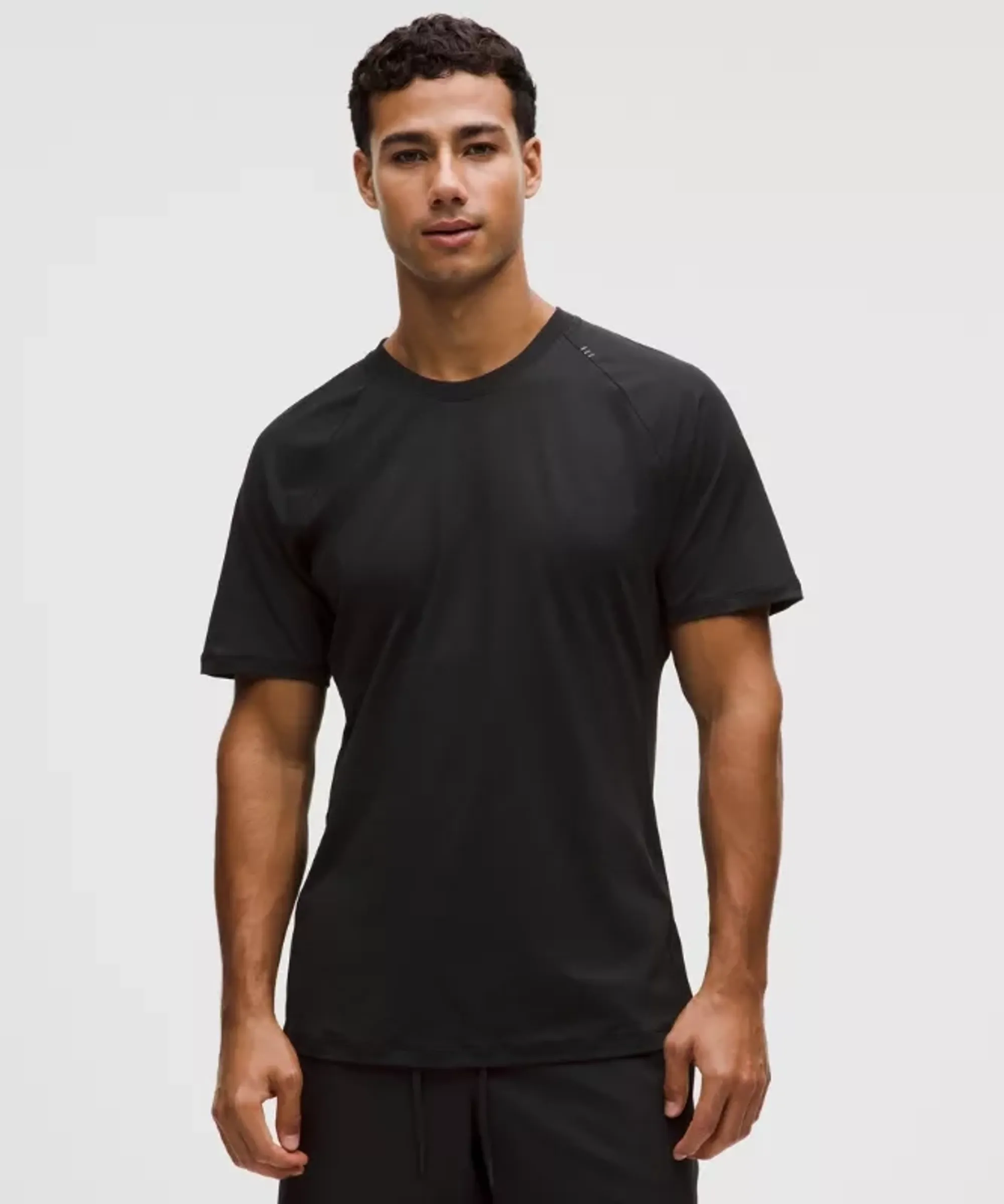 lululemon – Men's Repper Short-Sleeve Shirt – Color Black – Size Small