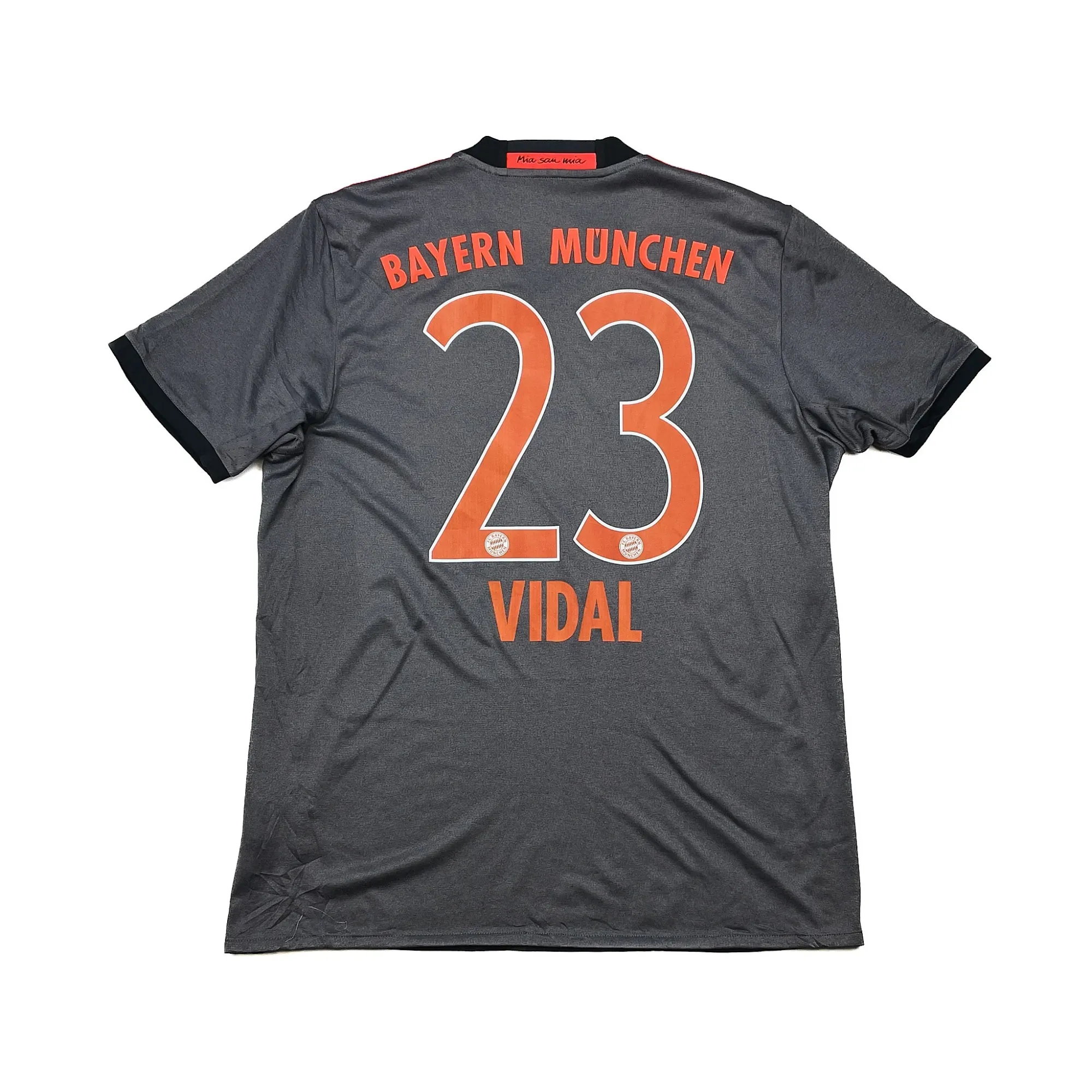 2016/17 Bayern Munich Vidal #23 Away Shirt (L) Adidas | Cult Kits