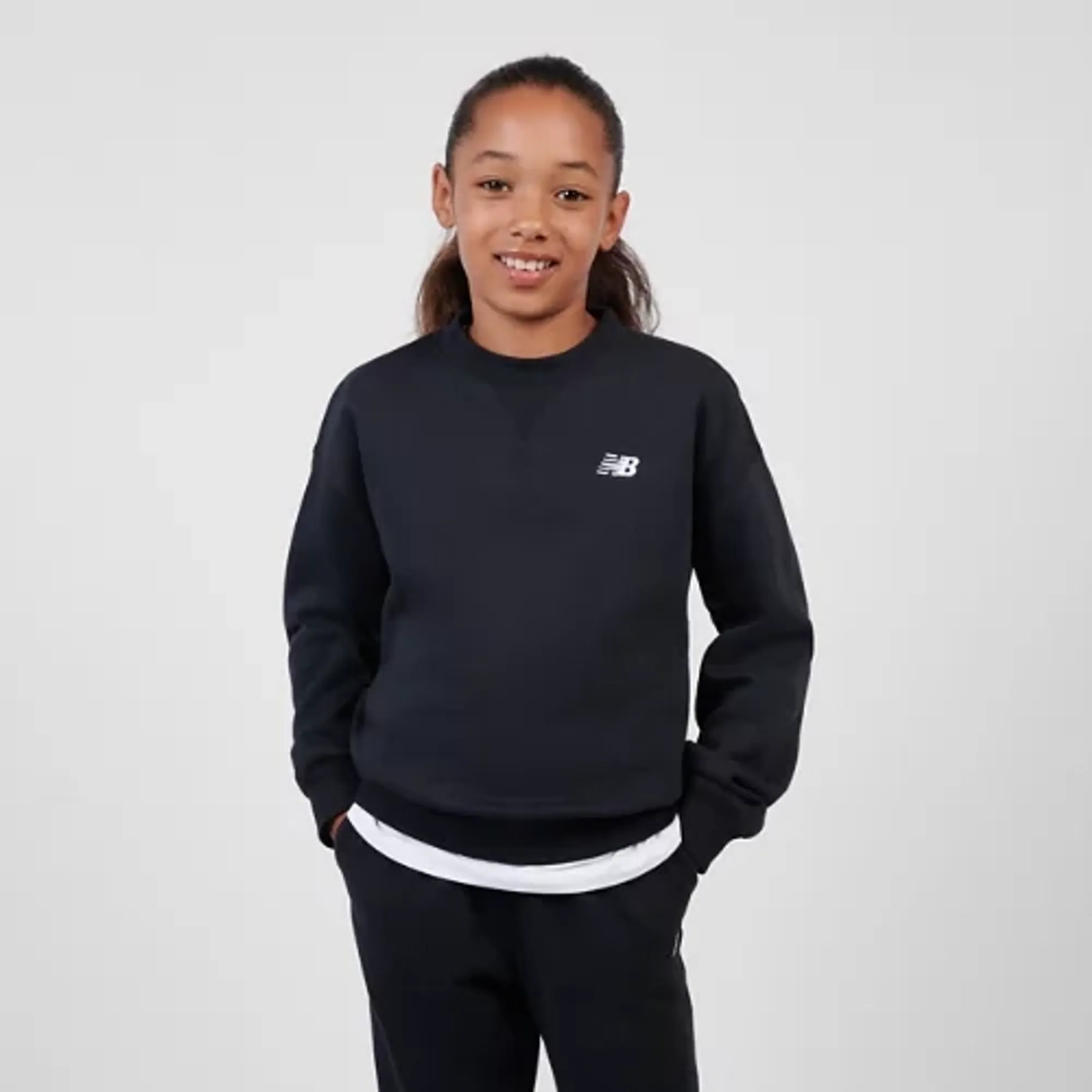 New Balance Girls FT Small Logo Crew in Black Cotton Fleece