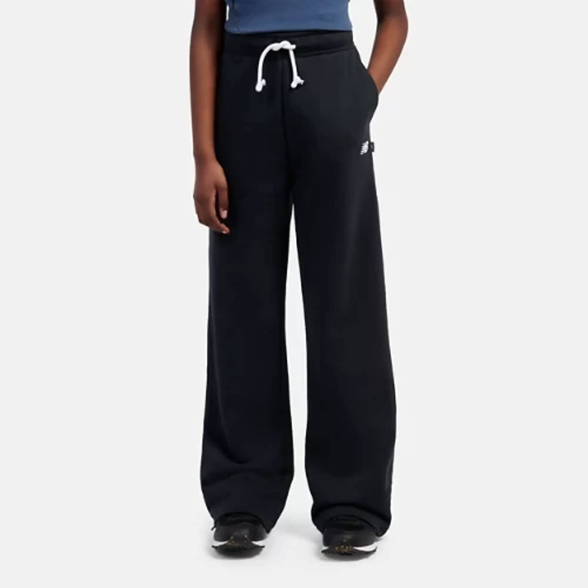New Balance Girls Small Logo Wide Leg Pant in Black Cotton Fleece