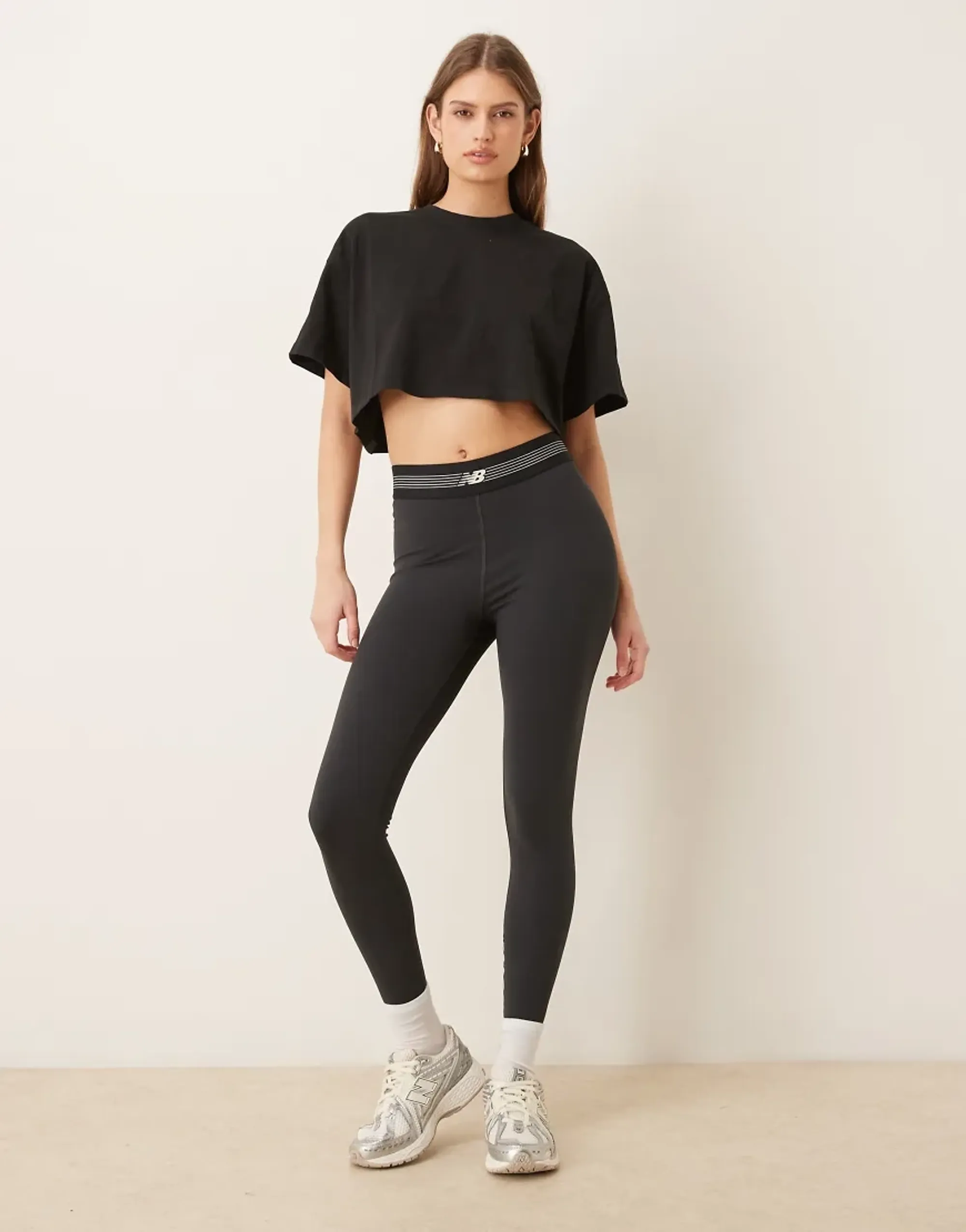 New Balance Women AC Legging 25" in Black Poly Knit