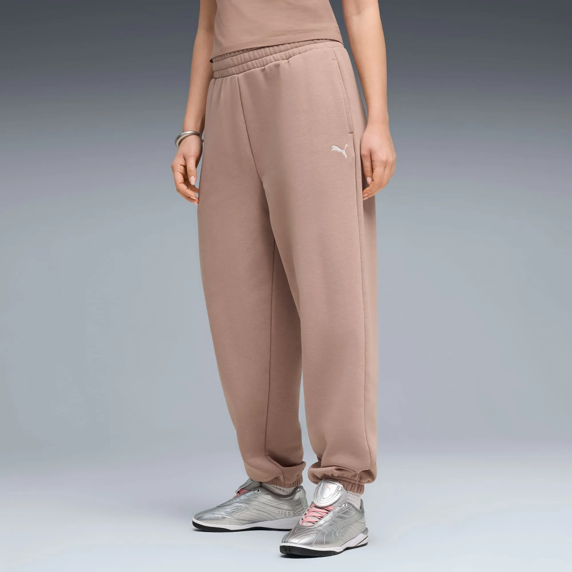 PUMA Wardrobe Essentials Relaxed Sweatpants Women, Sandstone, size 3XL