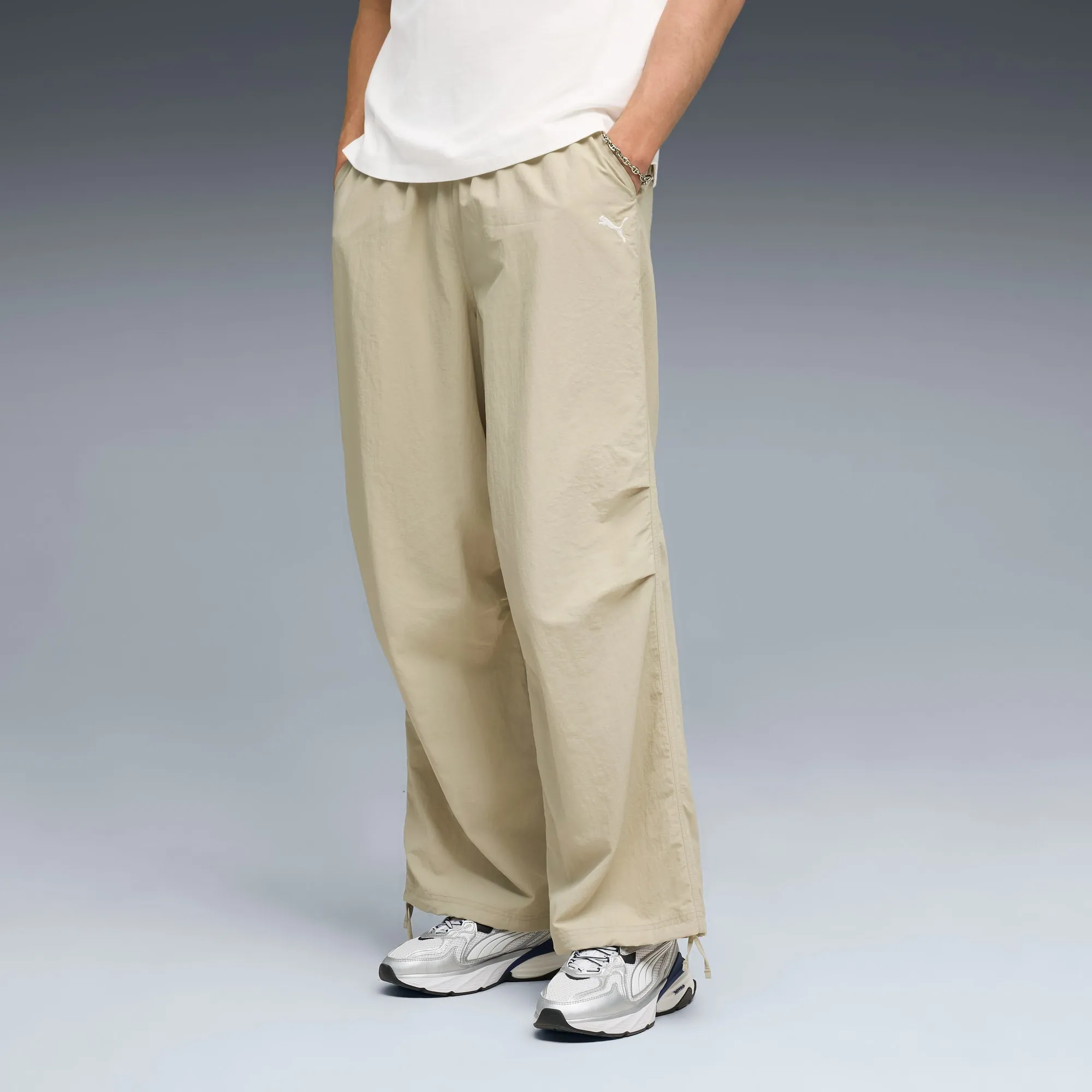 PUMA Wardrobe Essentials Oversized Parachute Pants Men, Beige, size Large