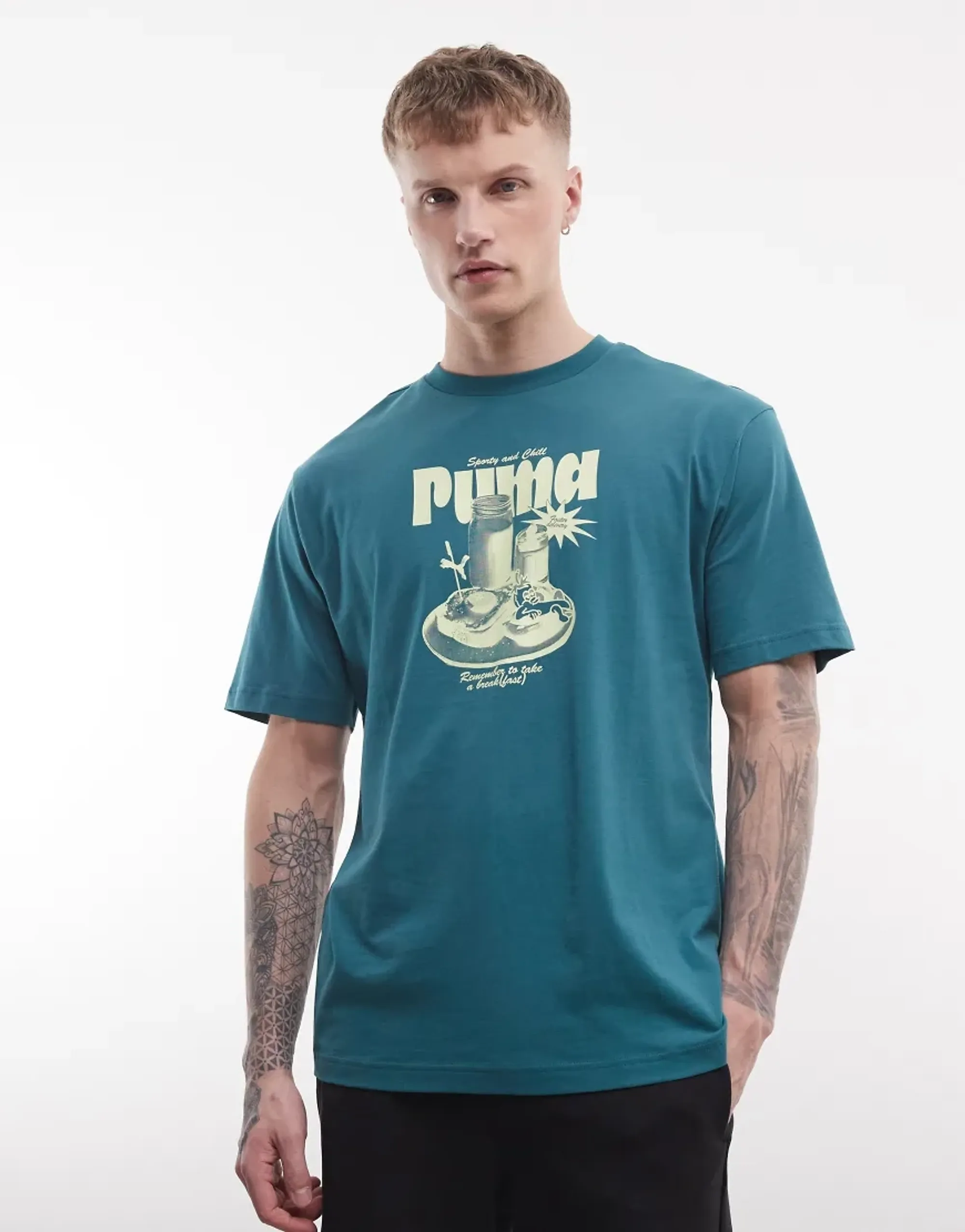 PUMA Graphic Relaxed Breakfast T-Shirt Men, Emerald Ice, size Large