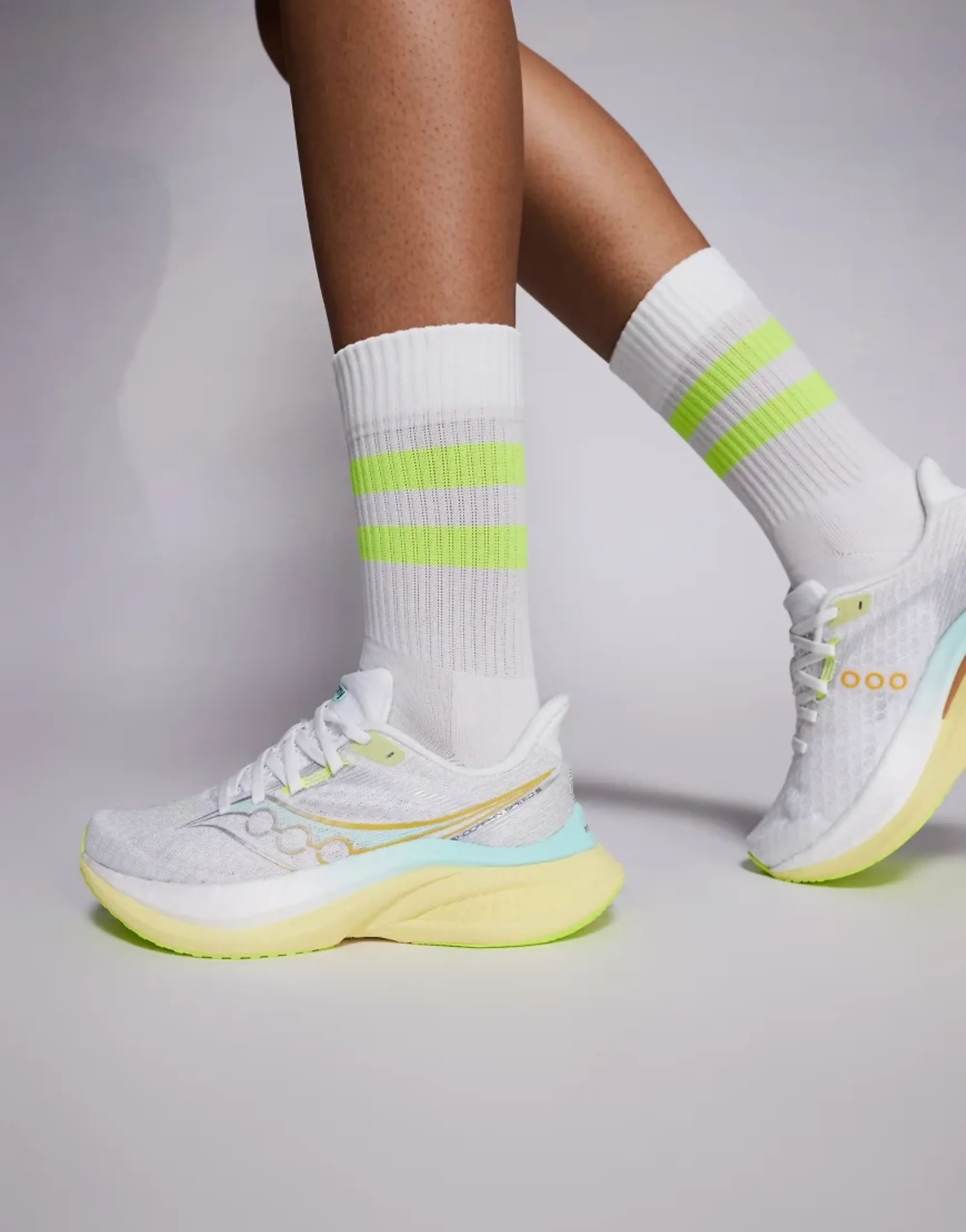 Saucony - Endorphin Speed 5 in White