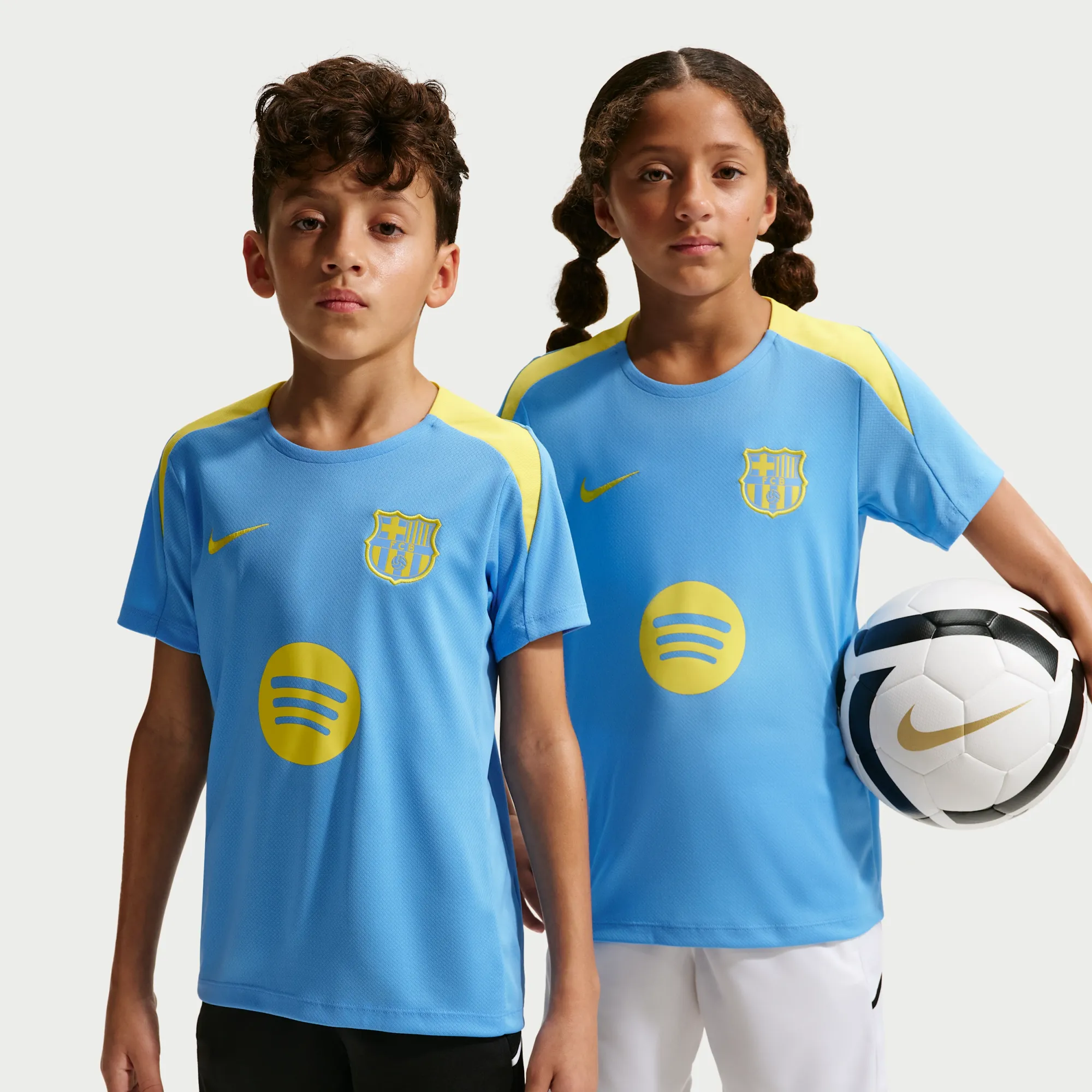 F.C. Barcelona Strike Fourth Older Kids' Nike Dri-FIT Football Short-Sleeve Top - Blue - Polyester