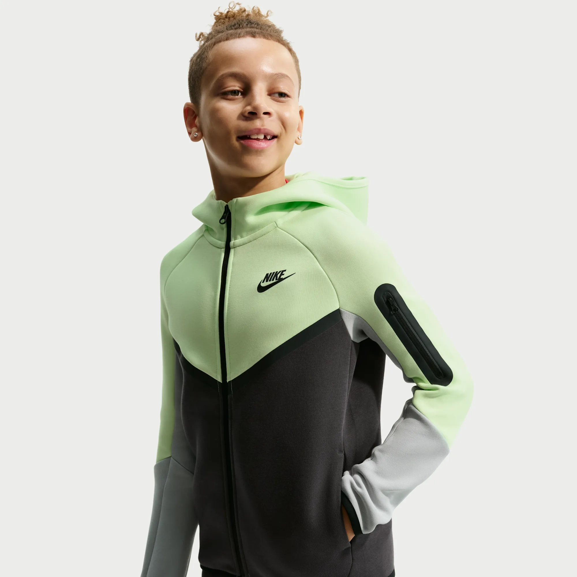 Nike Tech Fleece Older Kids' Full-Zip Hoodie - Green - Cotton/Polyester