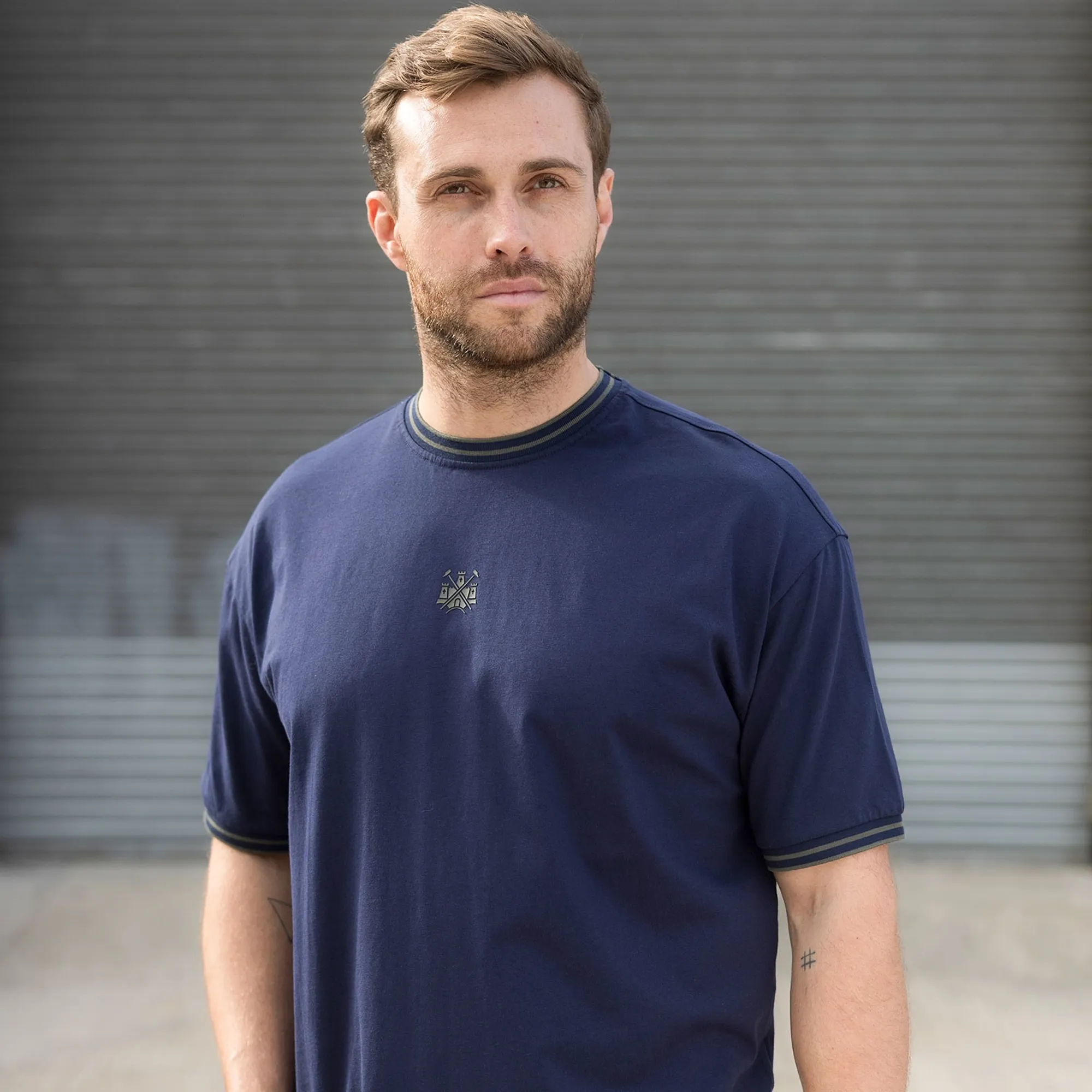 West Ham Adults Castle Collection T-Shirt - Navy