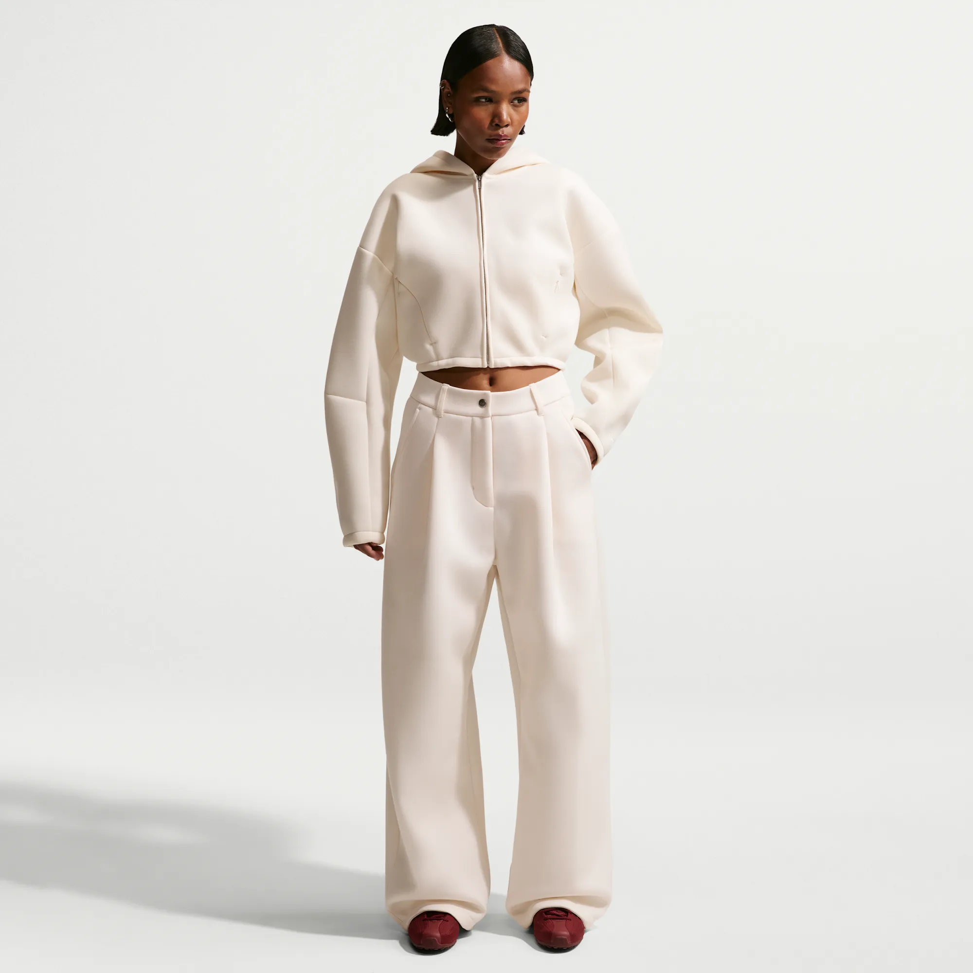 Nike Women's Loose Mid-Rise Fleece Trousers - White - Fleece