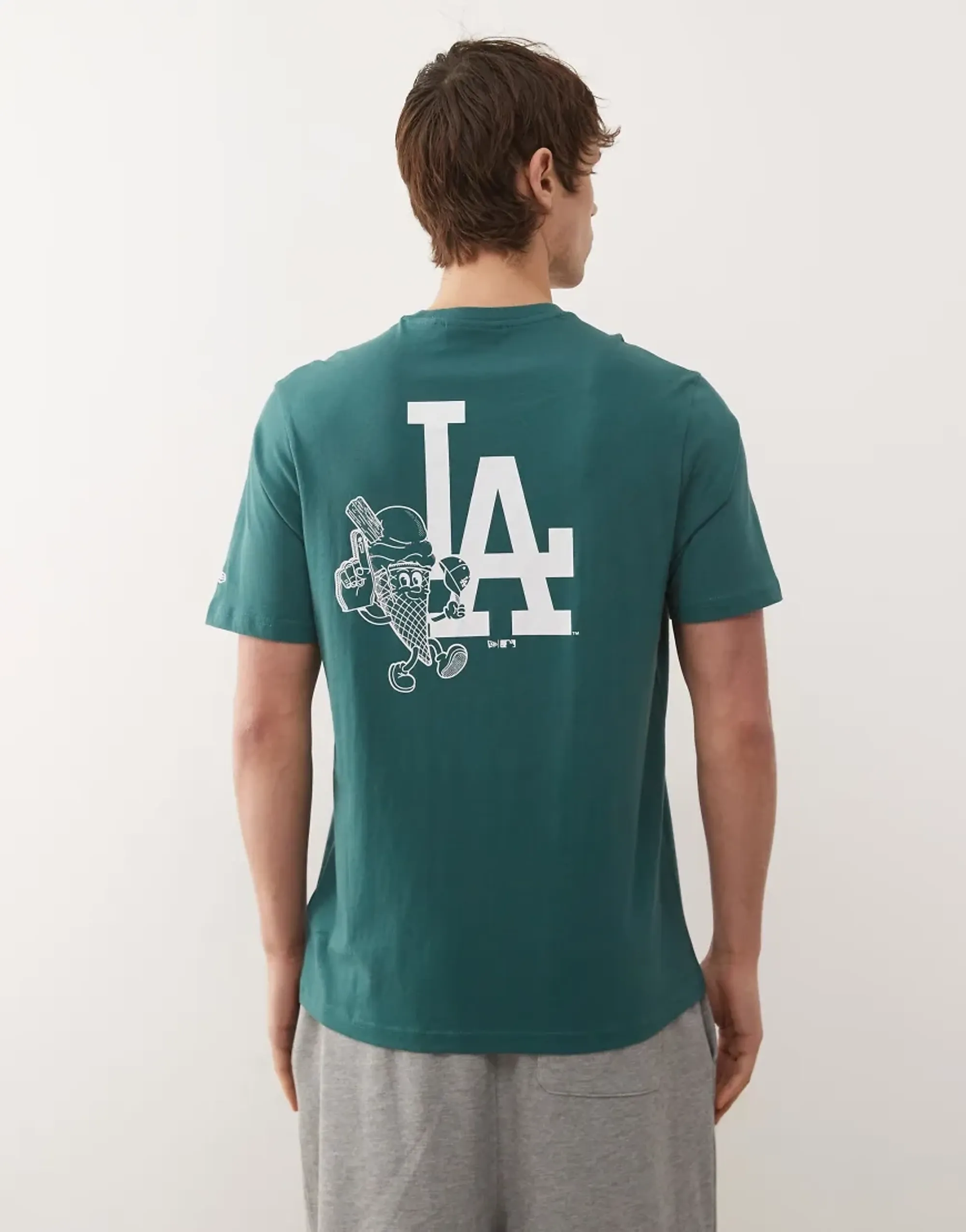 New Era Cap New Era La Dodgers Graphic Regular Fit T-Shirt With Back Print In Green