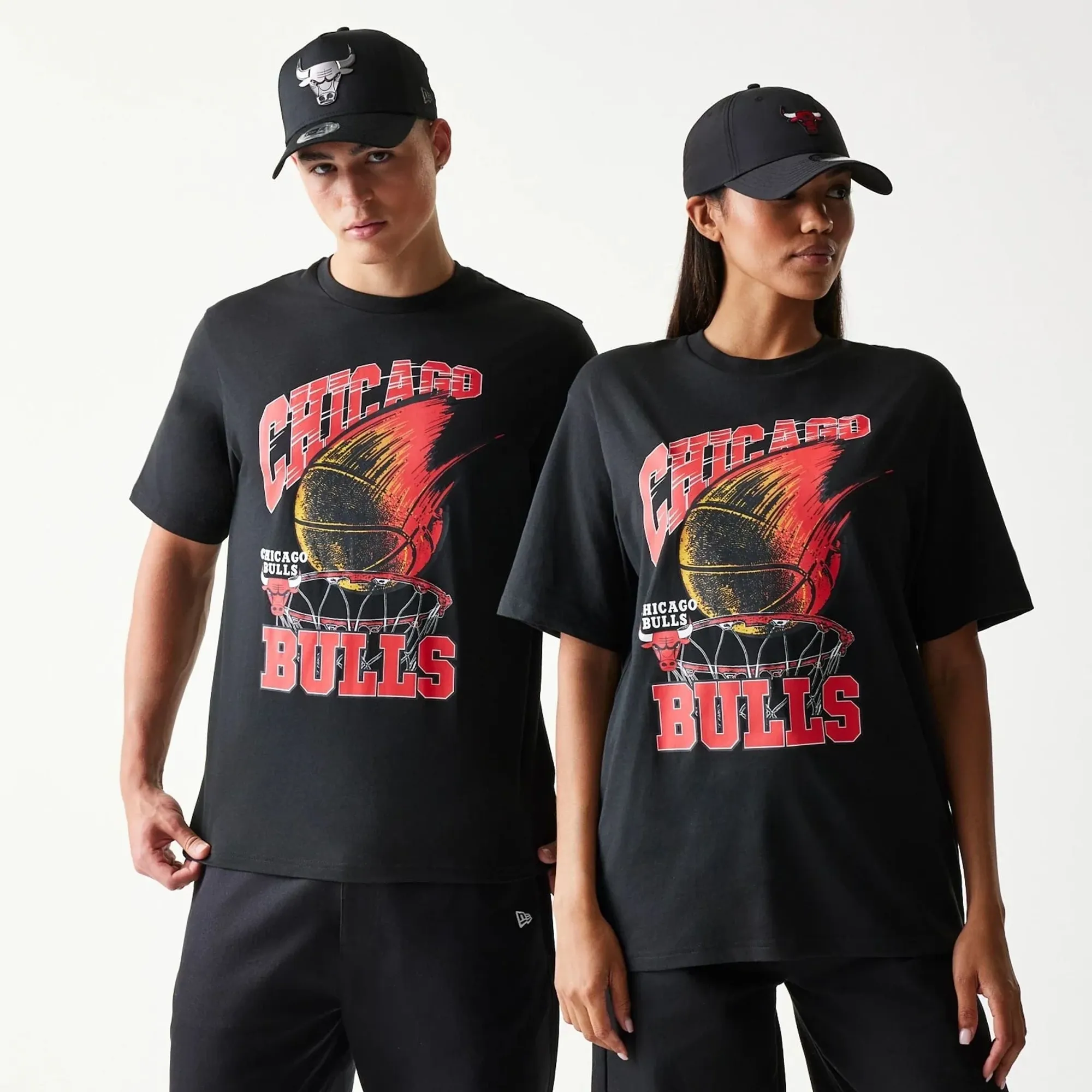 Chicago Bulls NBA Ball Graphic Black T-Shirt New Era Cap adult unisex