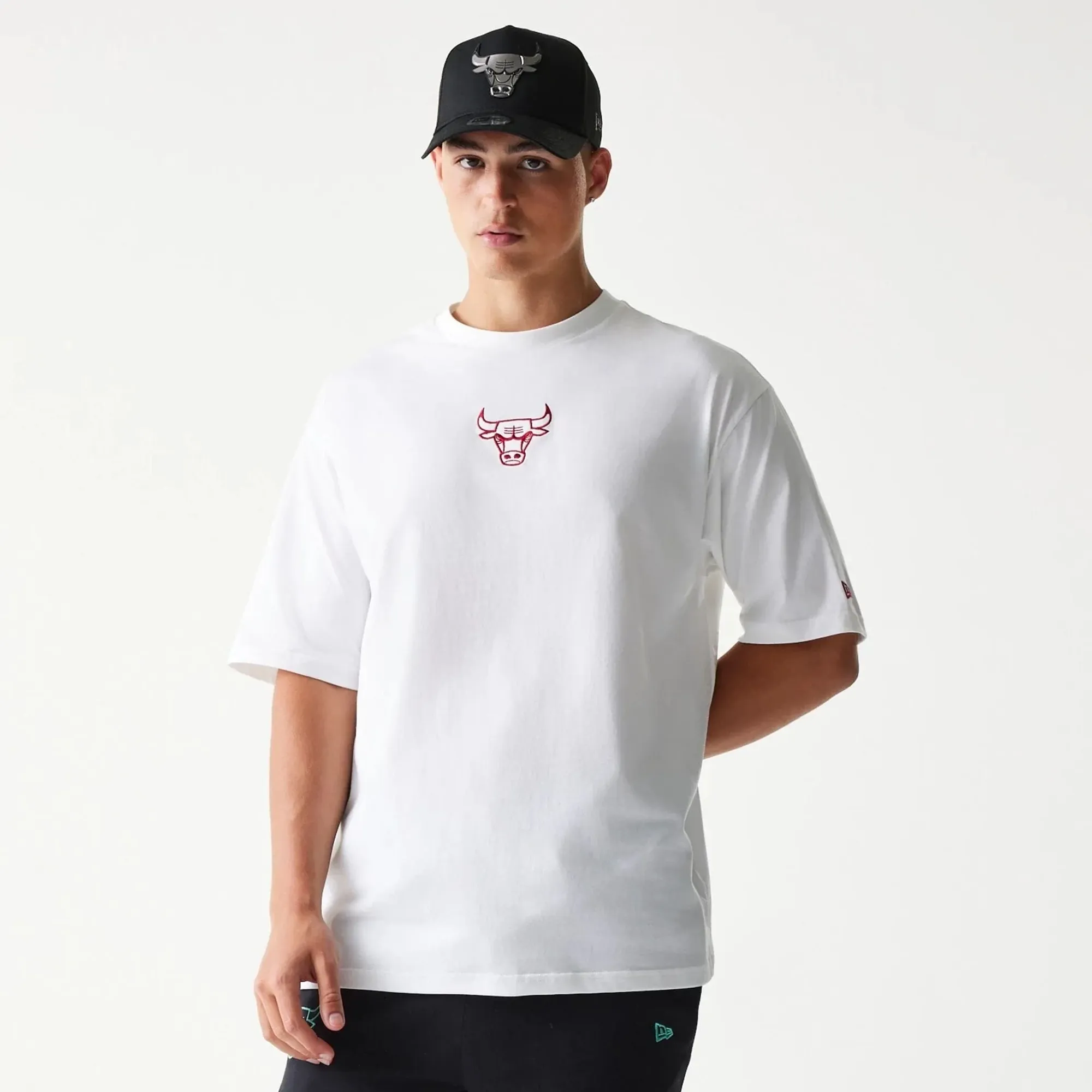 Chicago Bulls NBA League Essential White Oversized T-Shirt New Era Cap adult unisex