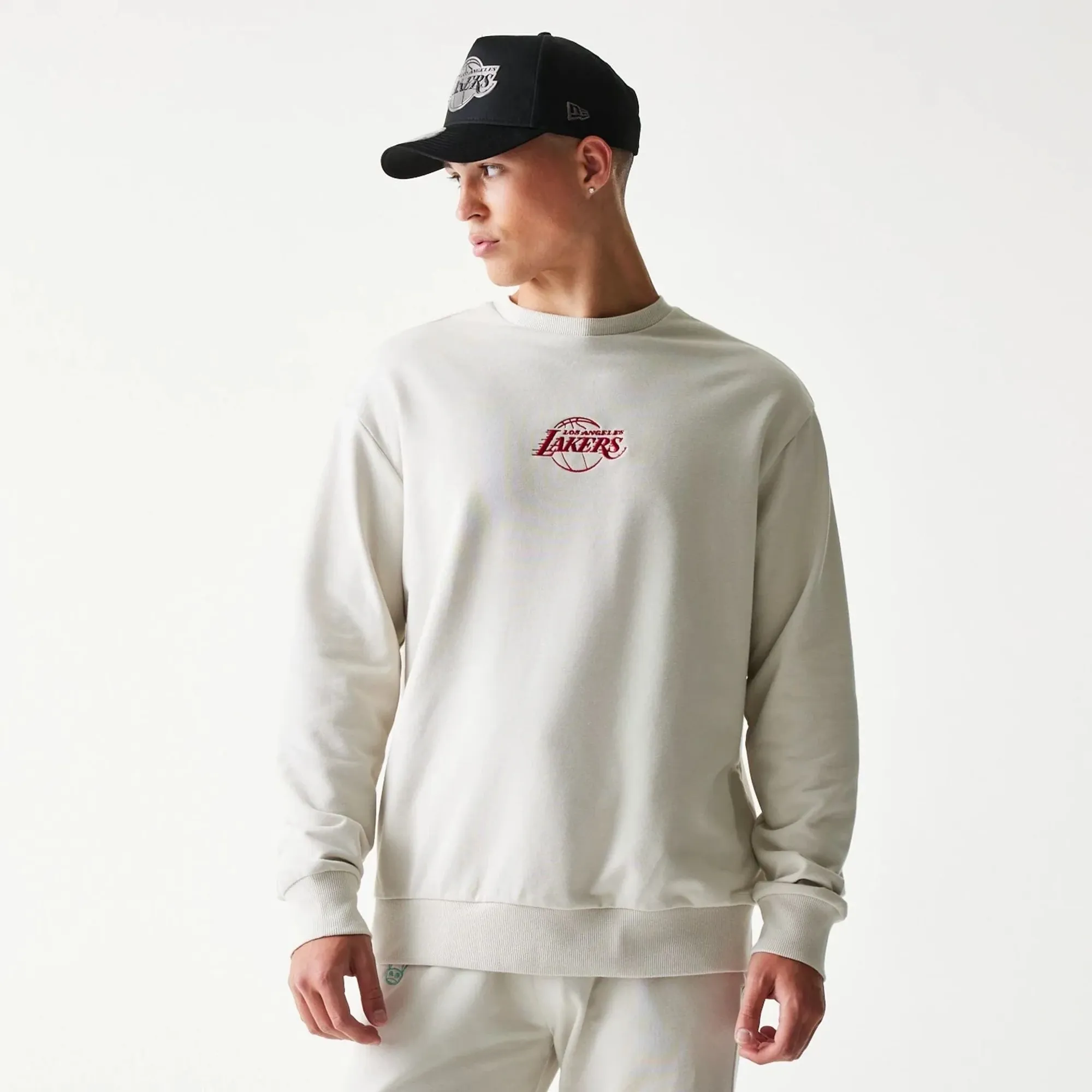 LA Lakers NBA Cream Oversized Crew Neck Sweater New Era Cap adult unisex