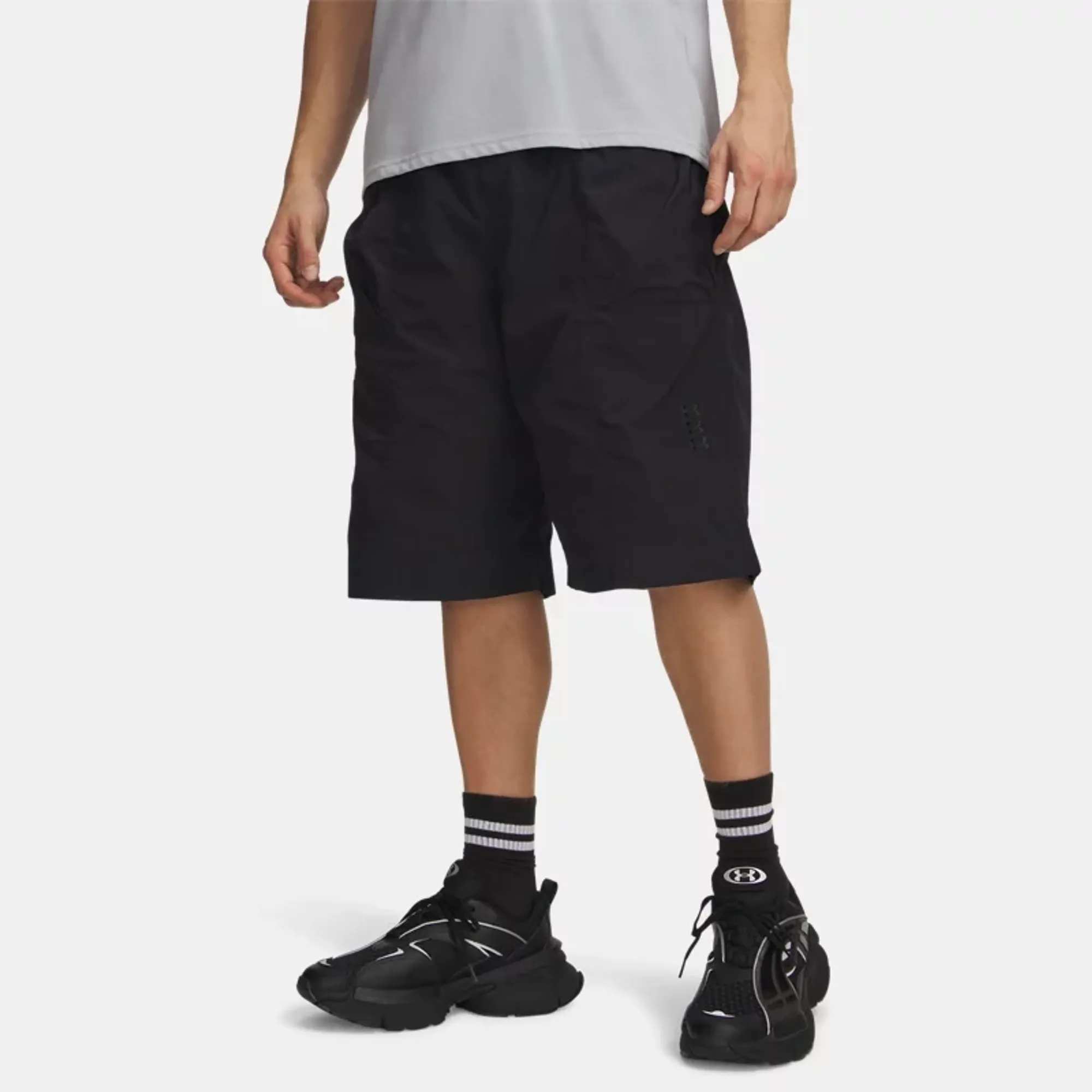 Under Armour  Hoops Woven Men's Shorts Black / Black L