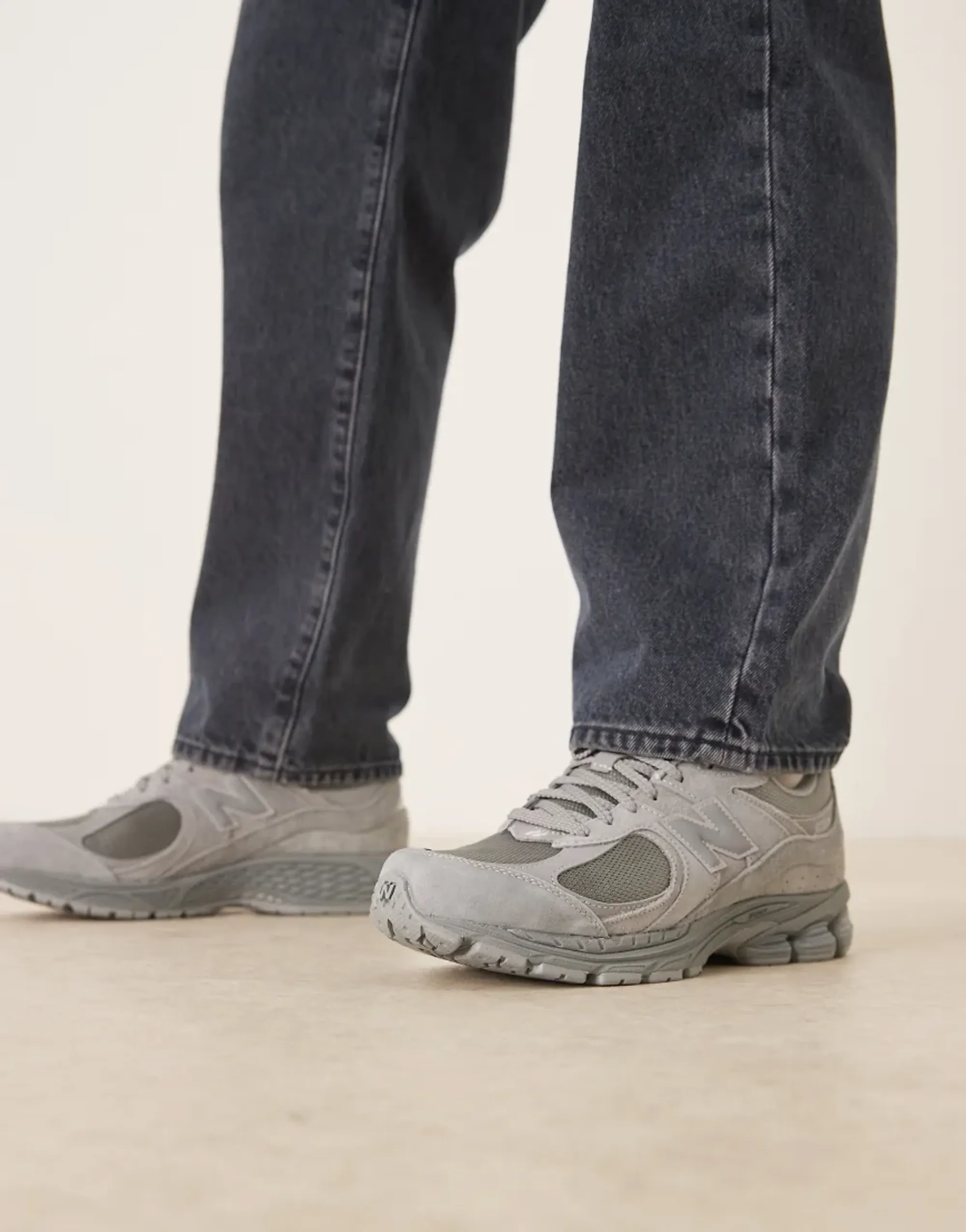 New Balance Unisex 2002R in Grey Suede/Mesh