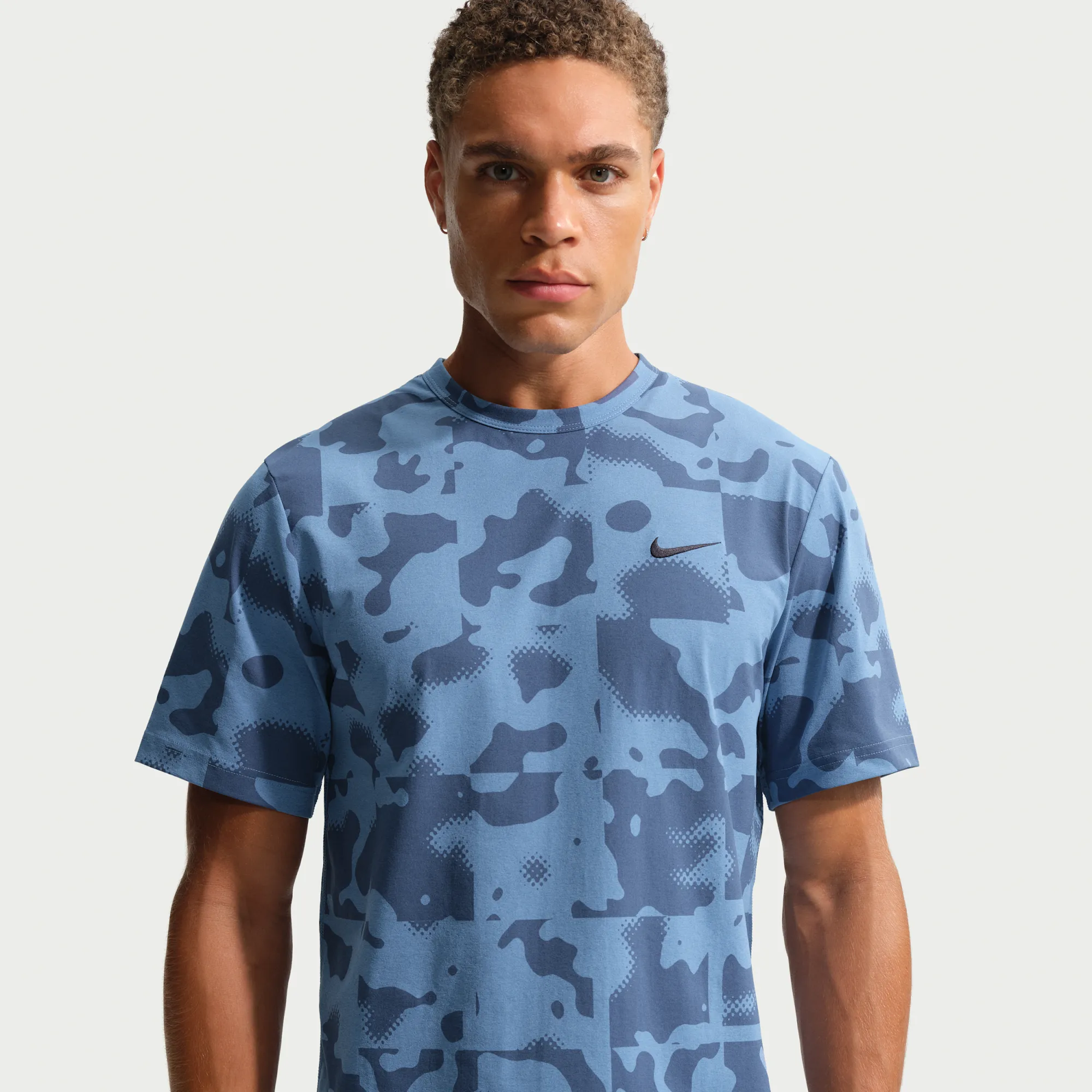 Nike Hyverse Men's Dri-FIT UV Training T-Shirt - Blue