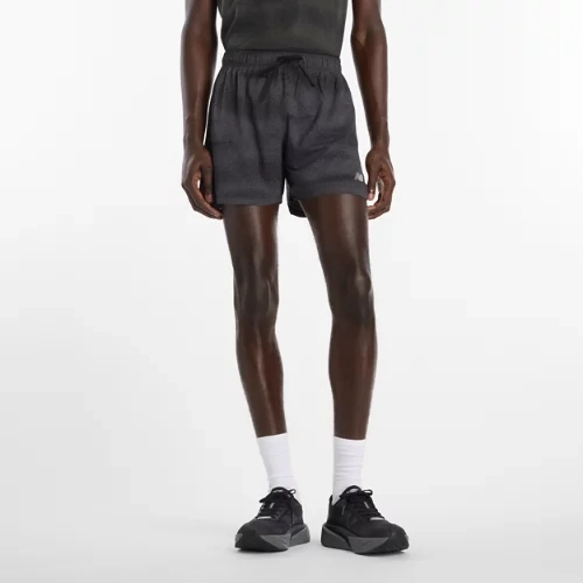New Balance Men's RC Printed Short 5" in Black/Grey Polywoven