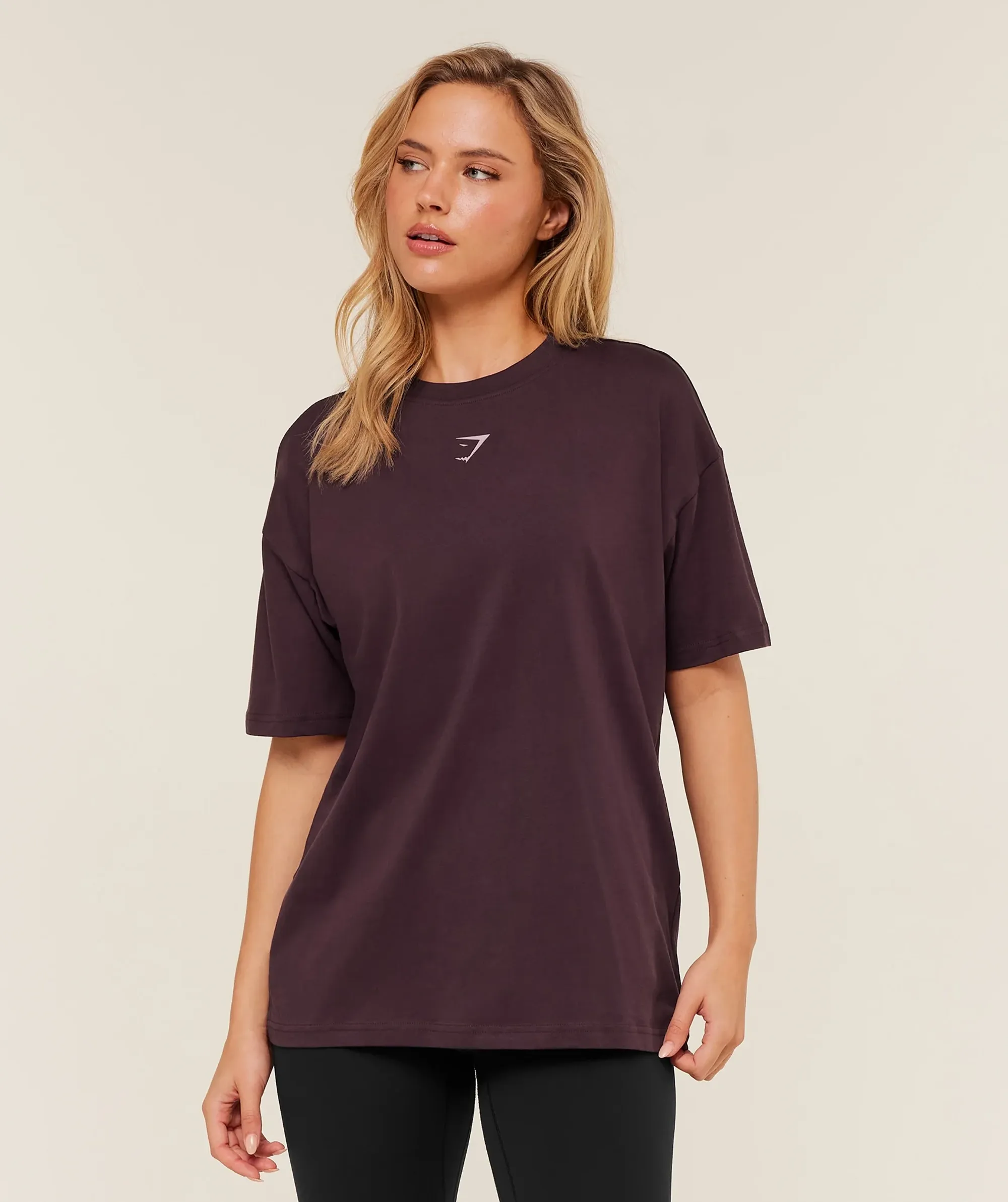 Gymshark Trace Graphic Oversized T-Shirt - GS Cherry Purple
