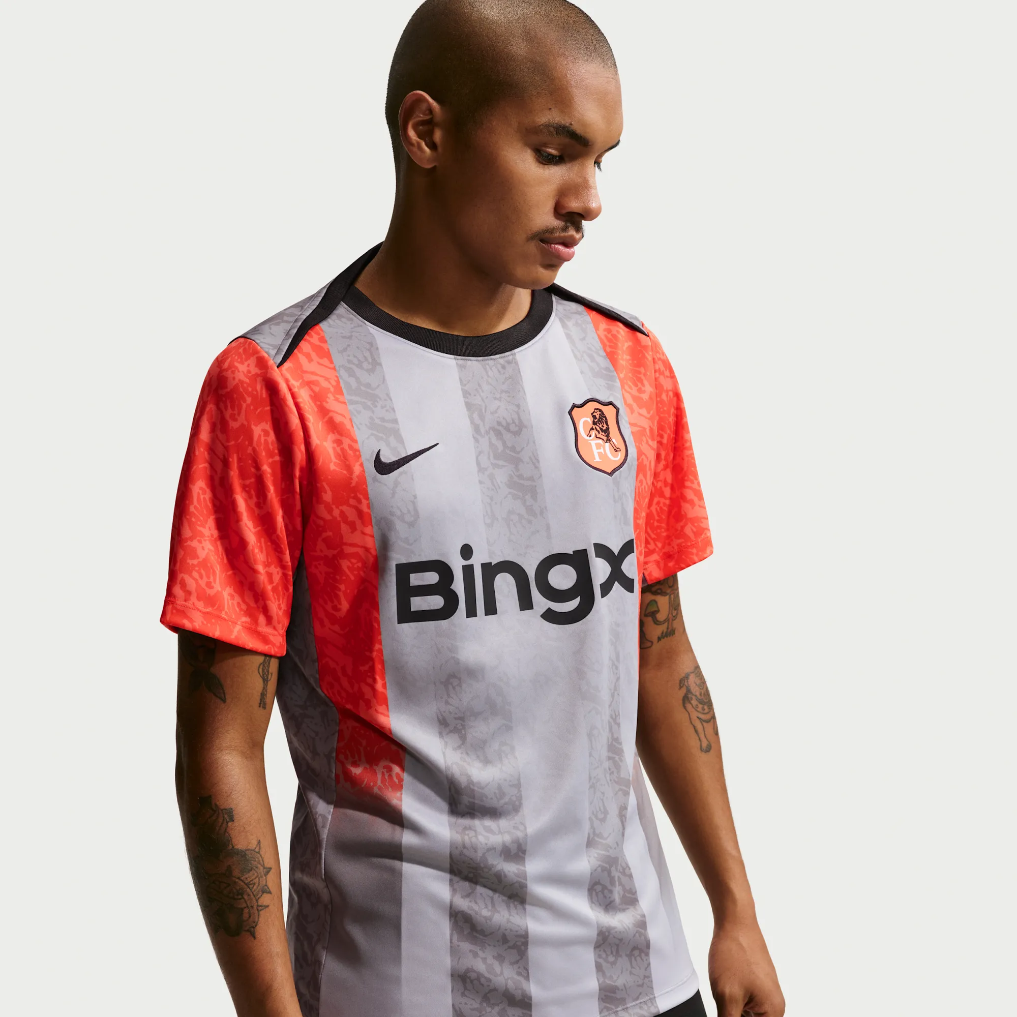 Chelsea F.C. Academy Pro SE Men's Nike Dri-FIT Football Pre-Match Short-Sleeve Top - Grey - Polyester