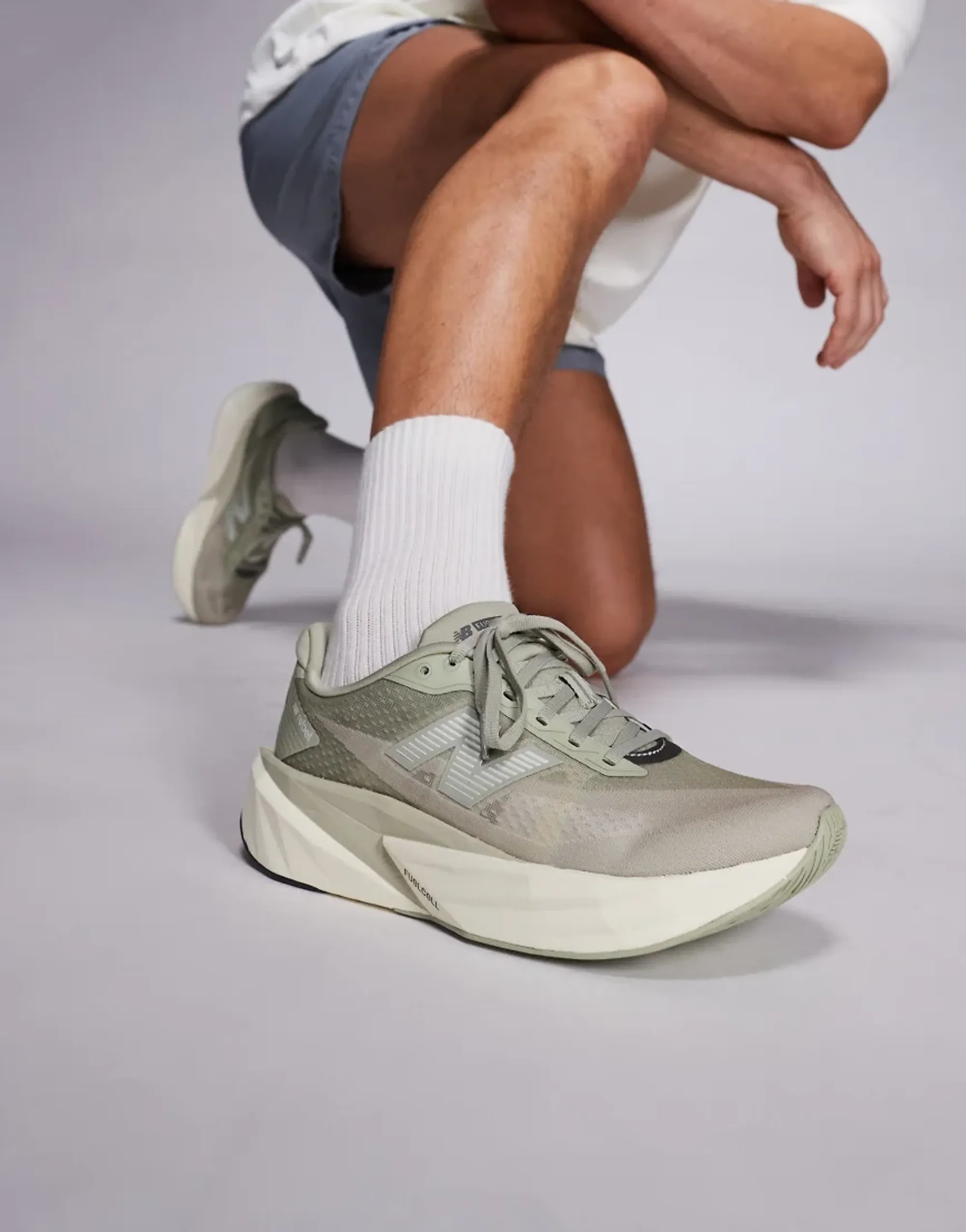 New Balance Men's FuelCell Rebel v5 in Green/Grey Synthetic