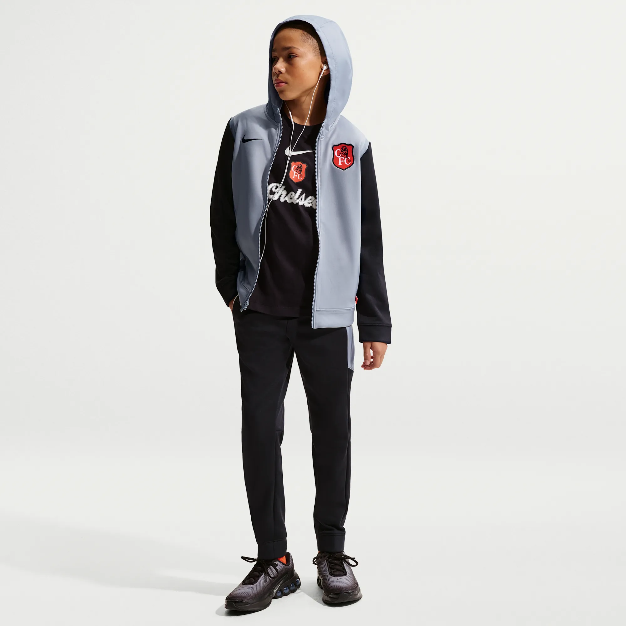 Chelsea F.C. SE Older Kids' Nike Football Woven Tracksuit - Grey
