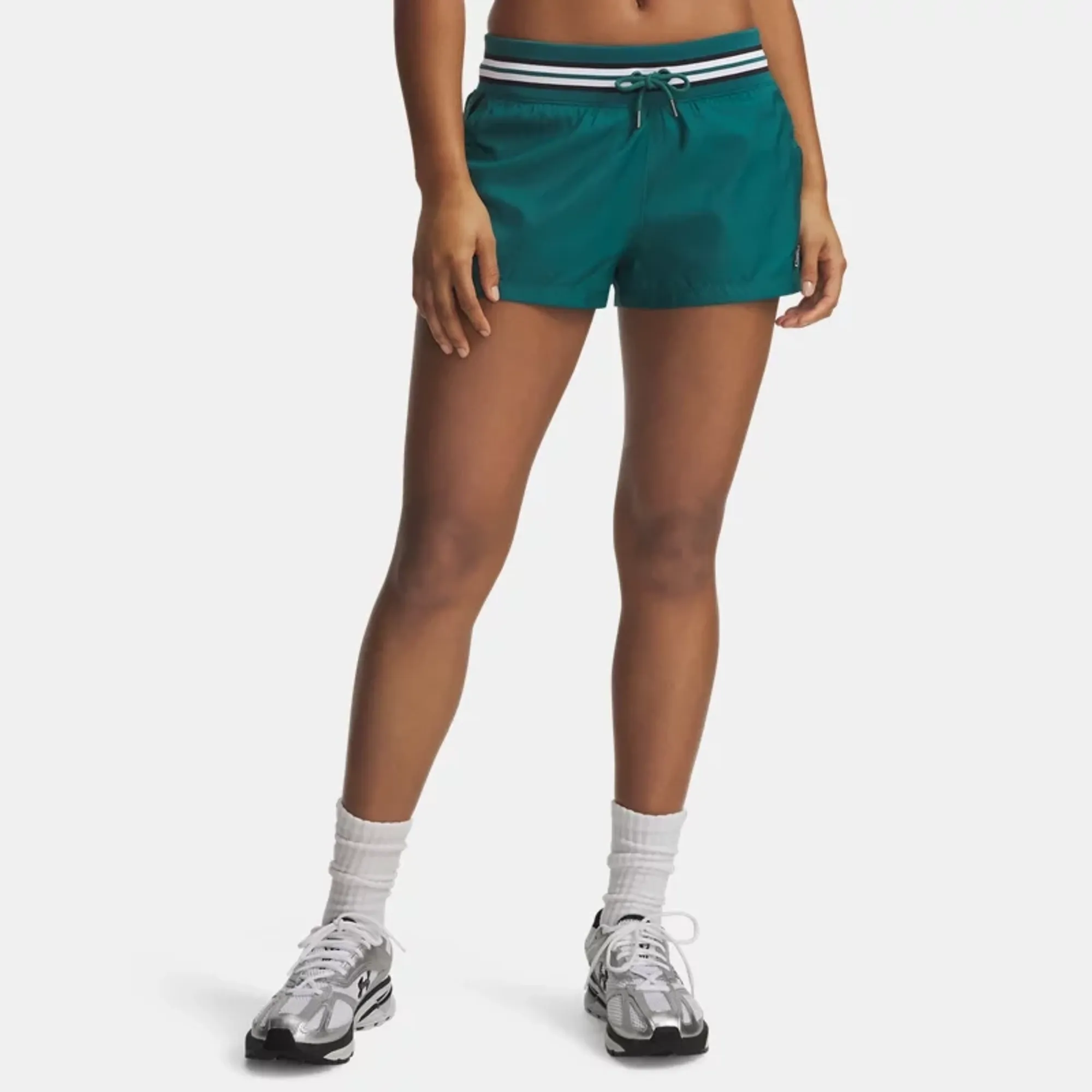 Under Armour  Icon Woven Heritage Women's Shorts Rack Green / White L