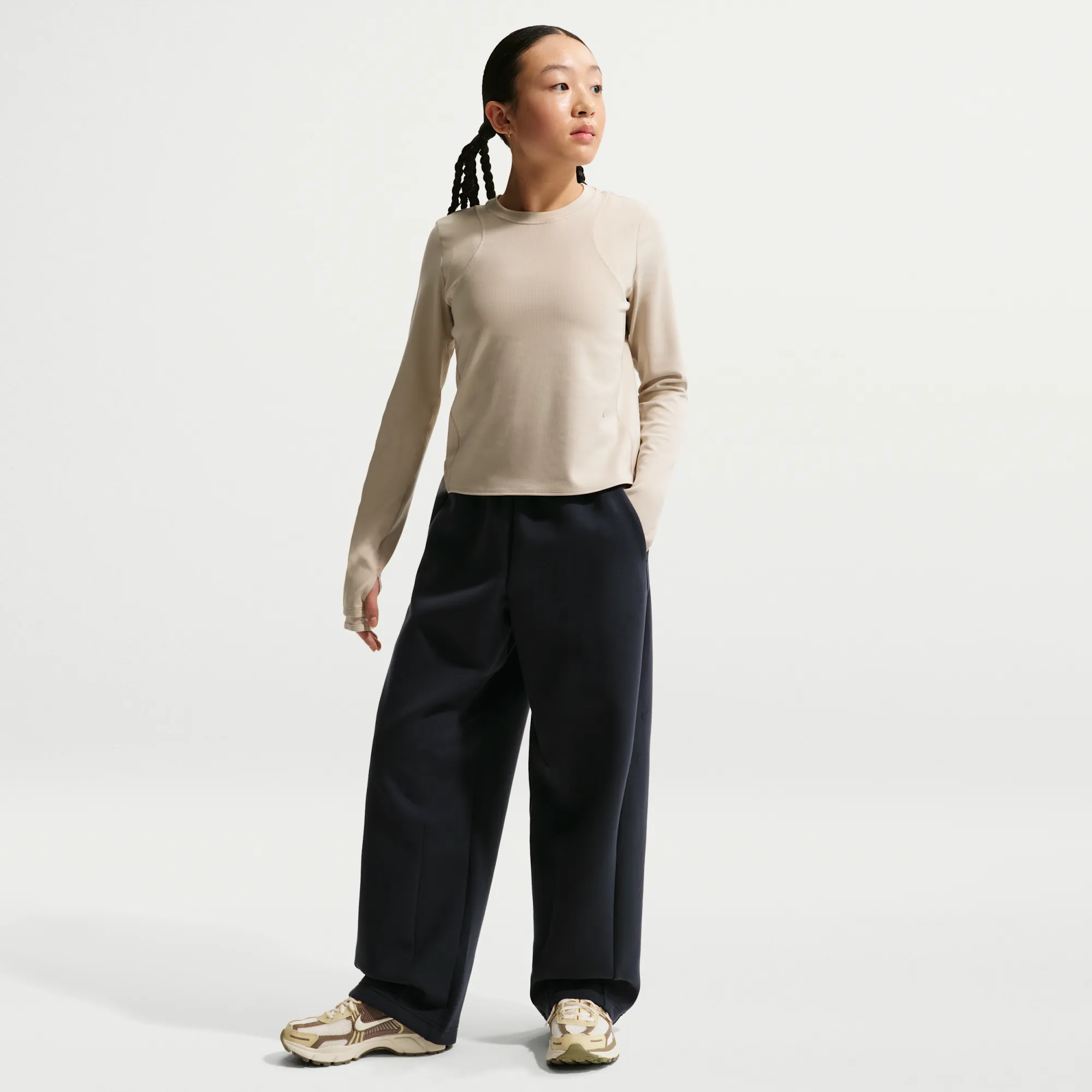 Nike MAVN Girls' High-Rise Therma-FIT Knit Trousers - Black - Polyester/Elastane/Lyocell