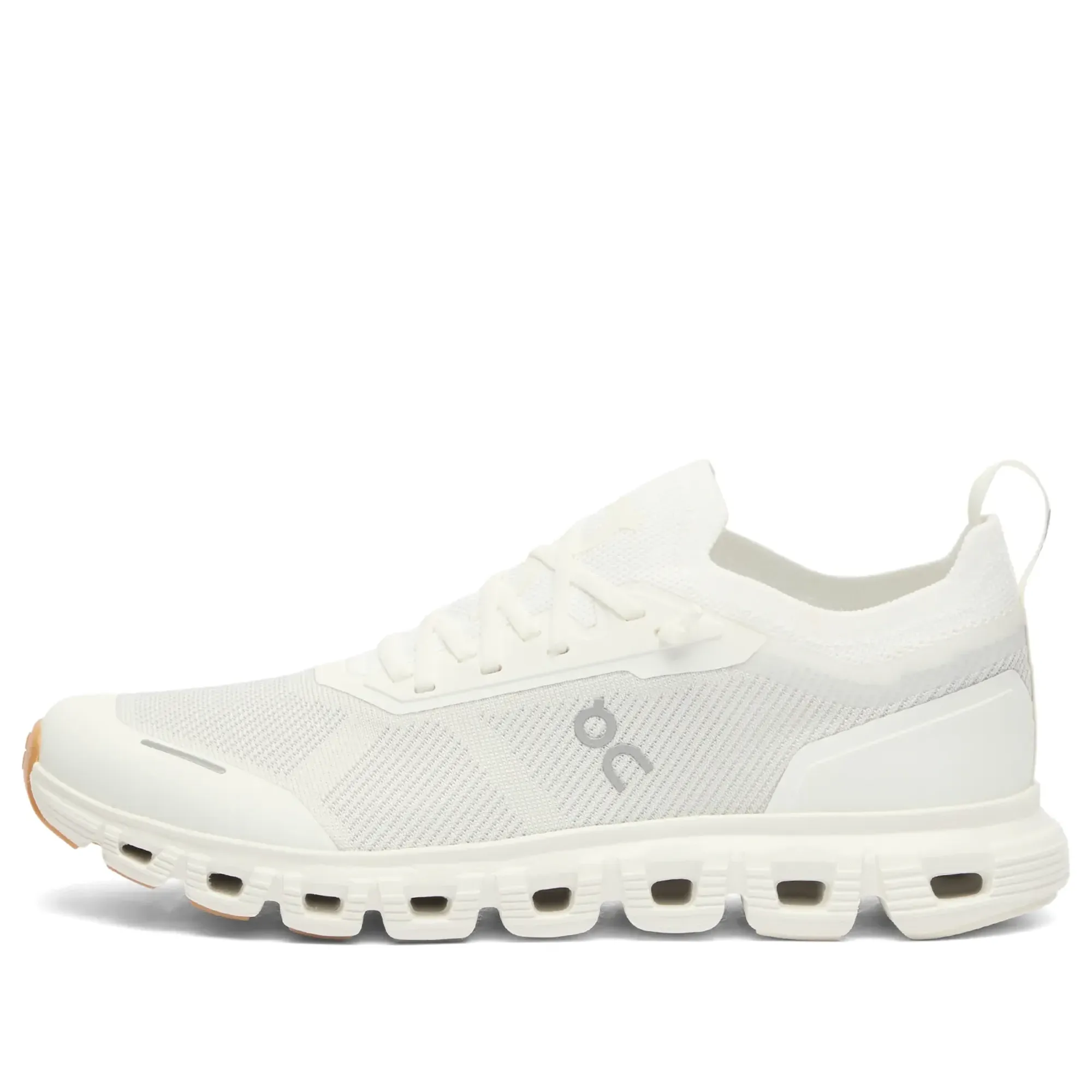 ON Women's Cloud 6 Versa Sneaker White/White