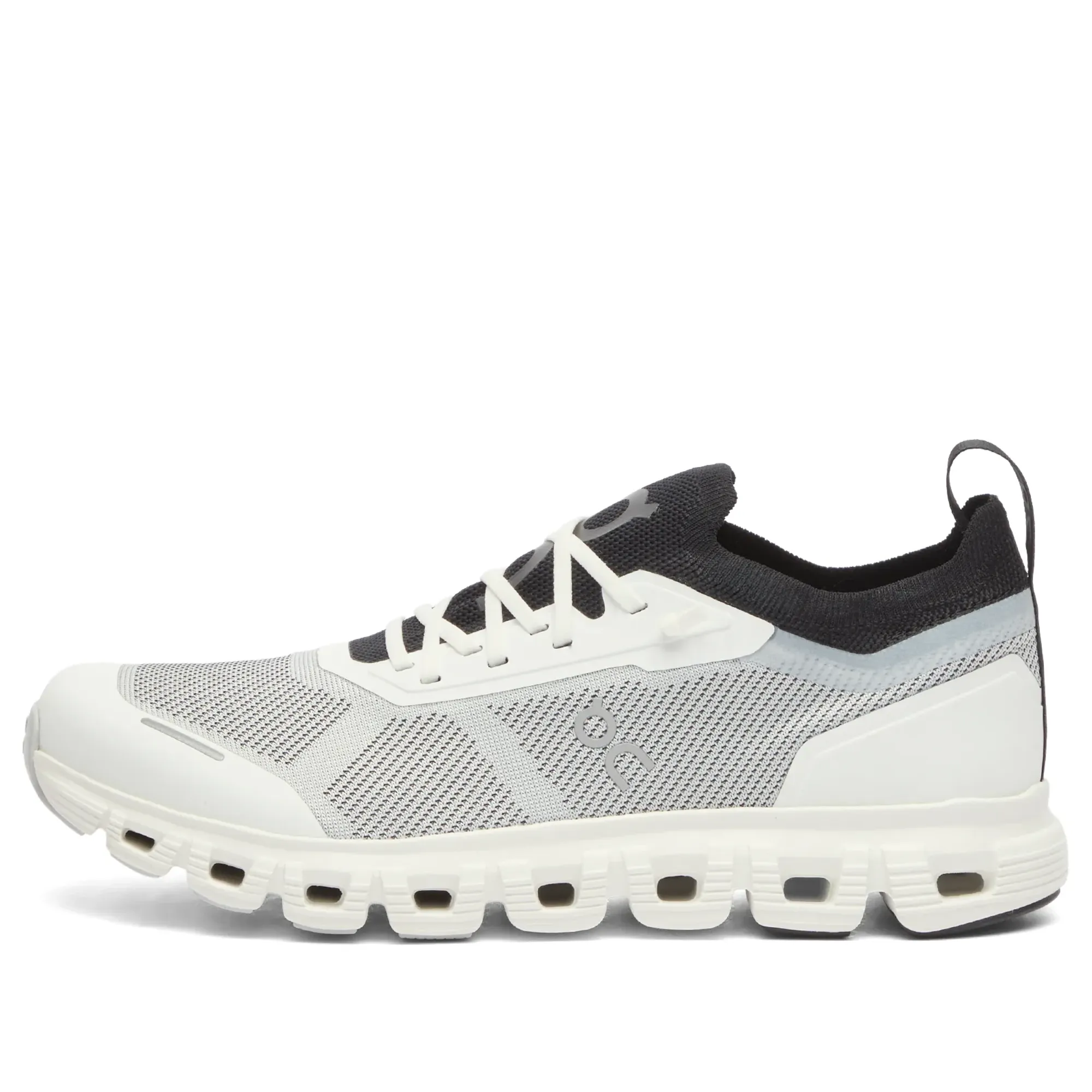ON Women's Cloud 6 Versa Sneaker White/Black