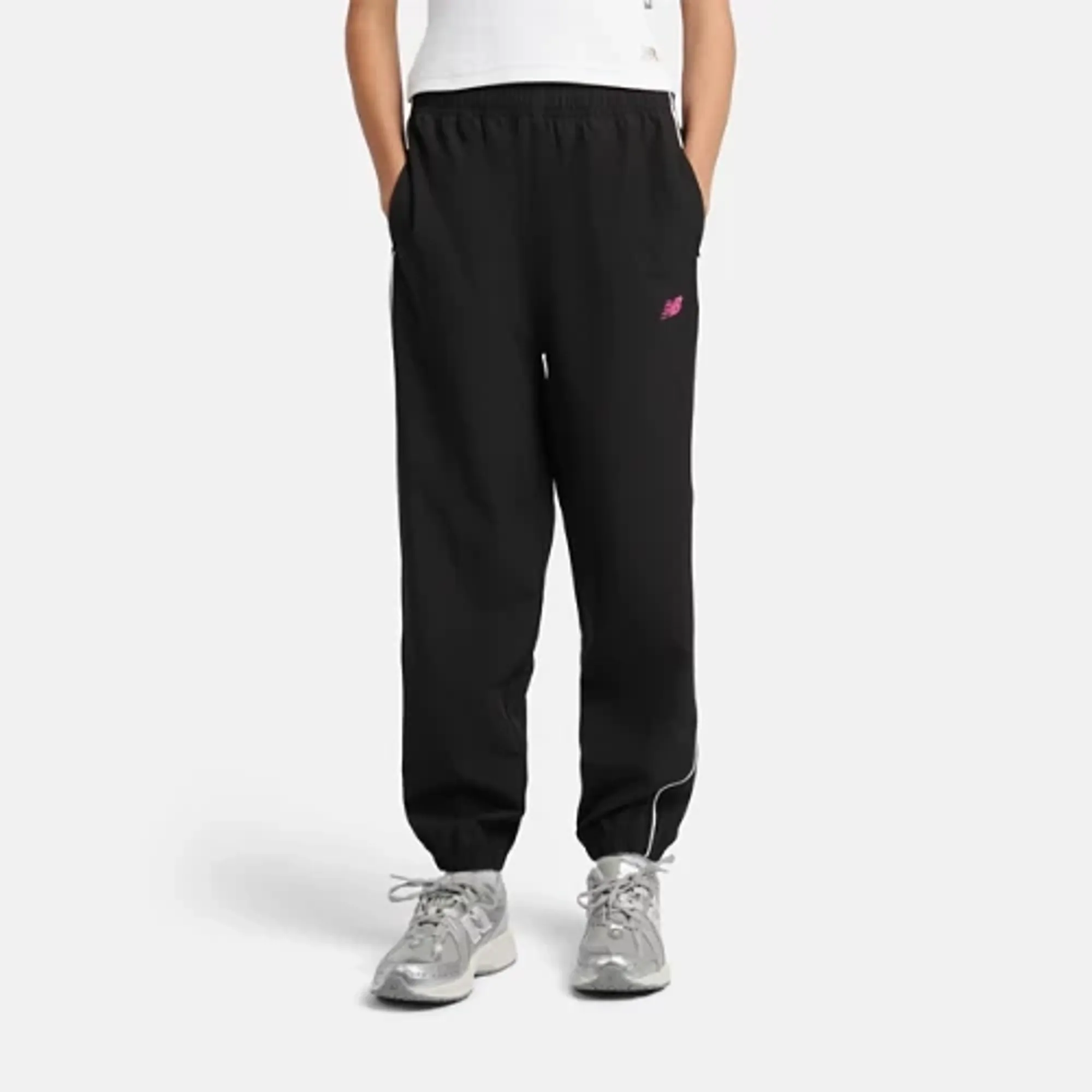 New Balance Girls Contrast Piping Track Jogger in Black Nylon