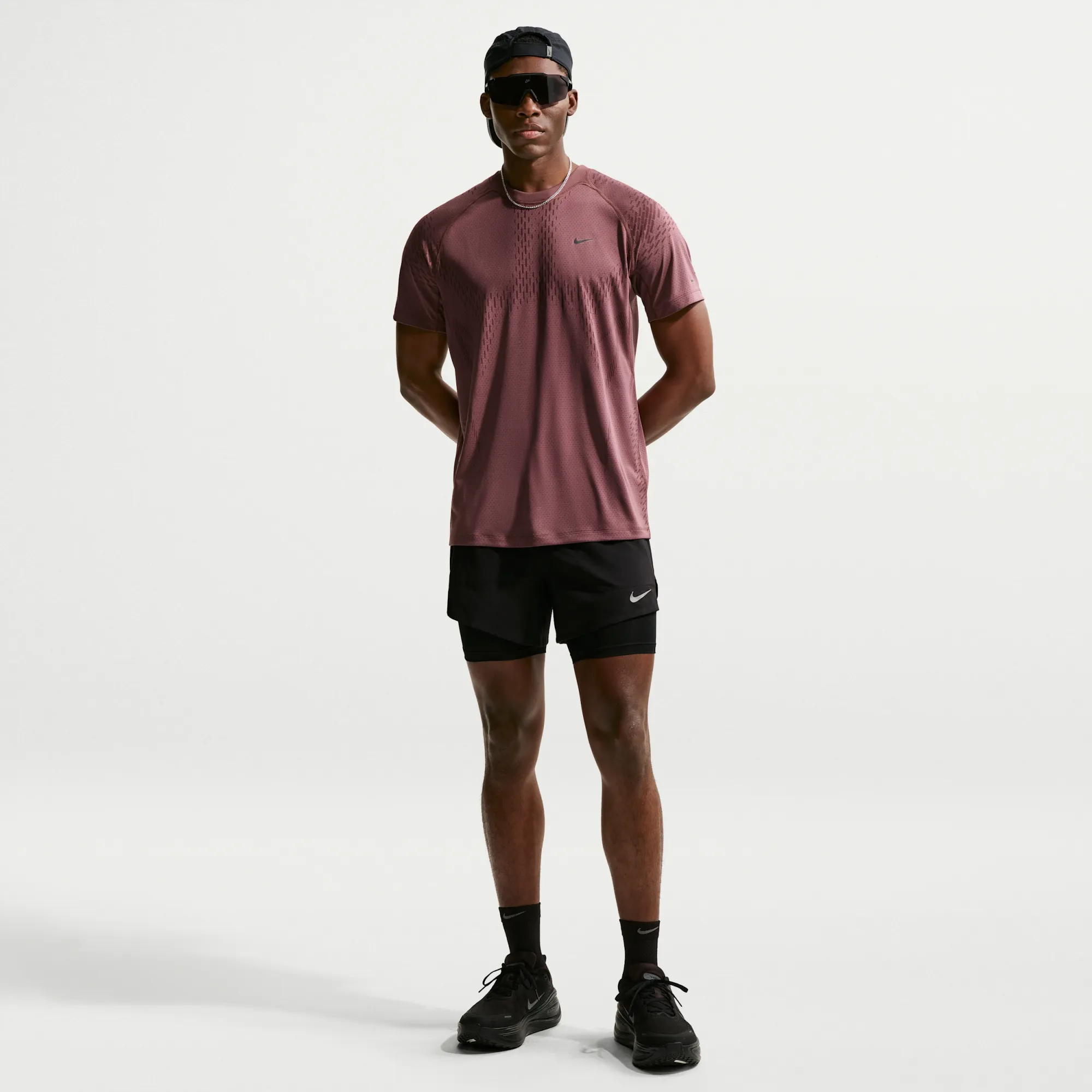 Nike Stride Men's Dri-FIT 13cm (approx.) Hybrid Running Shorts - Black - Polyester