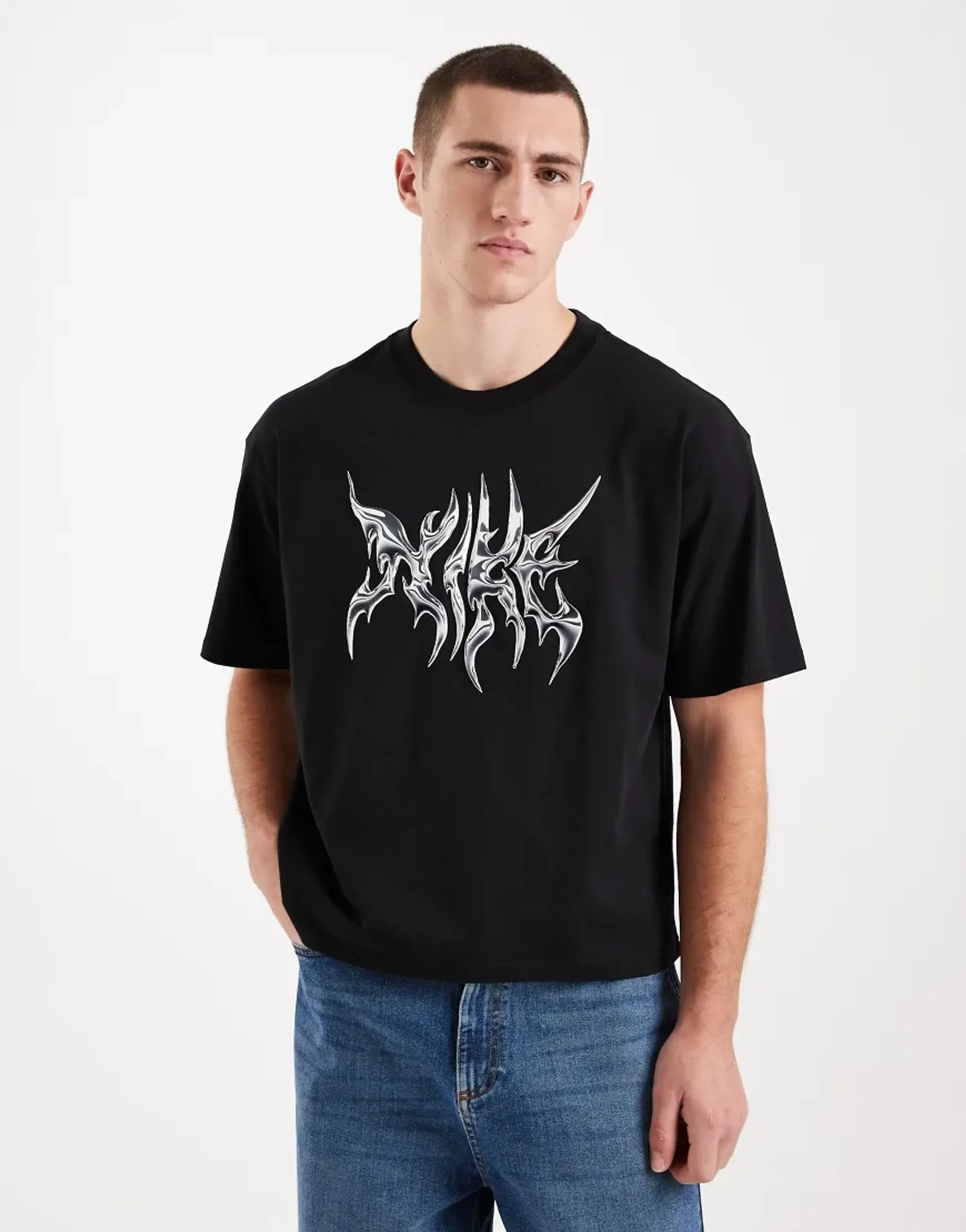 Nike Boxy Graphic T-Shirt In Black