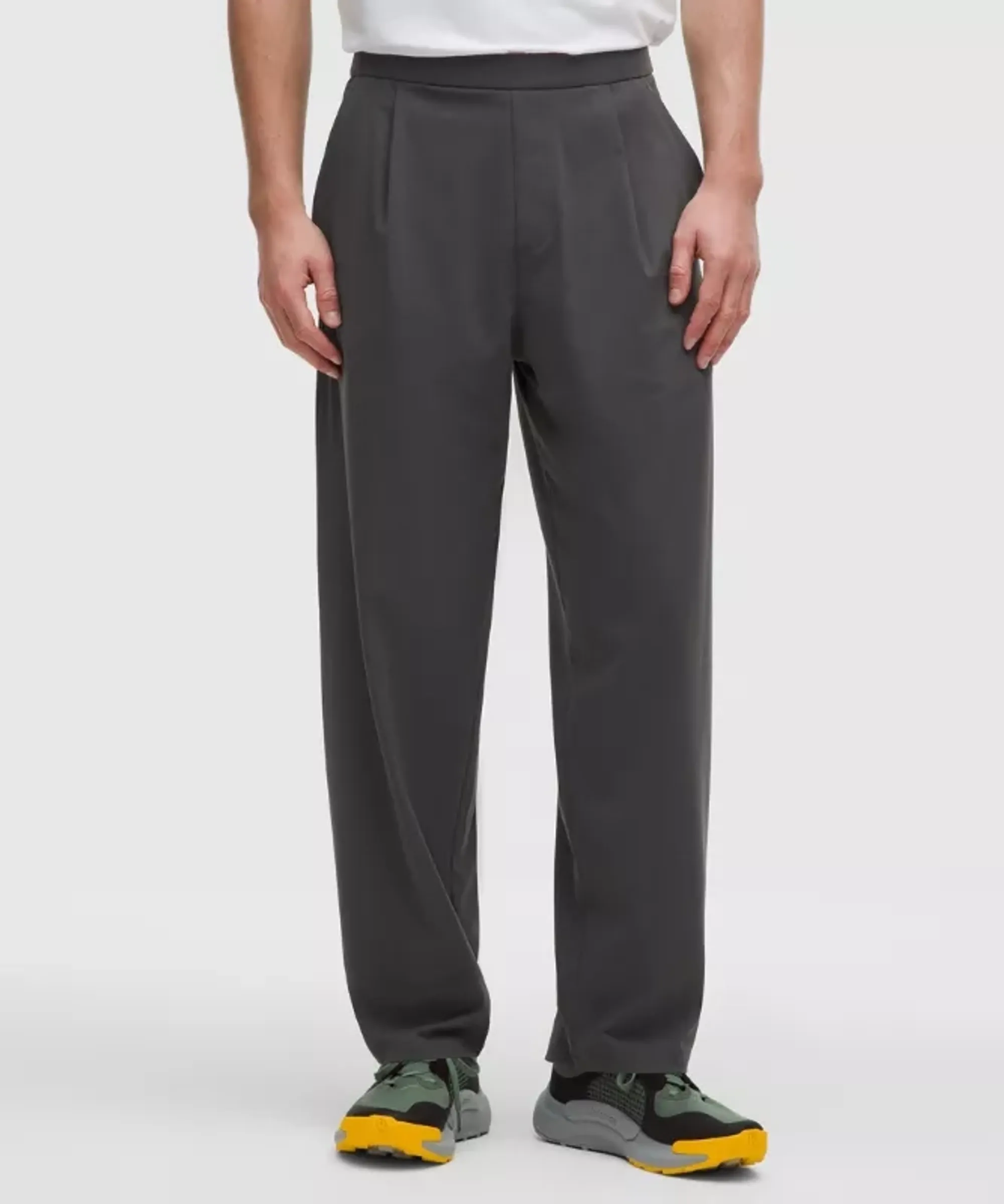 lululemon – Men's Daydrift Relaxed-Fit Pleated Trousers Regular – Color Grey – Size Large