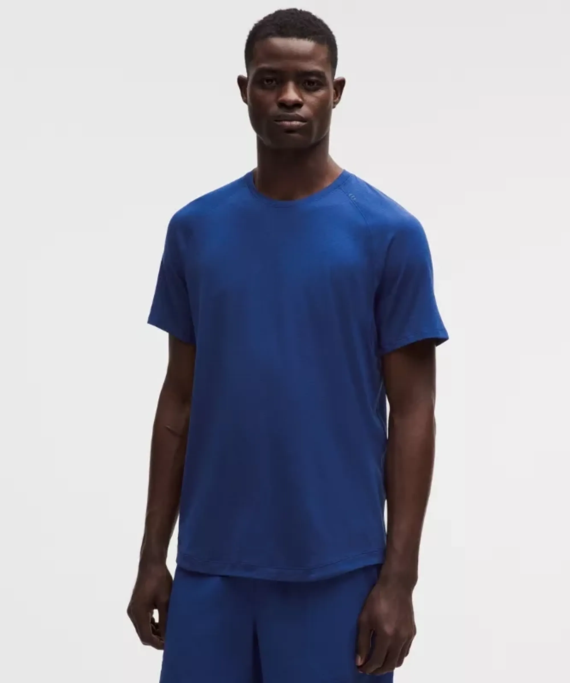 lululemon – Men's License to Train Short-Sleeve Shirt – Color Blue – Size Large