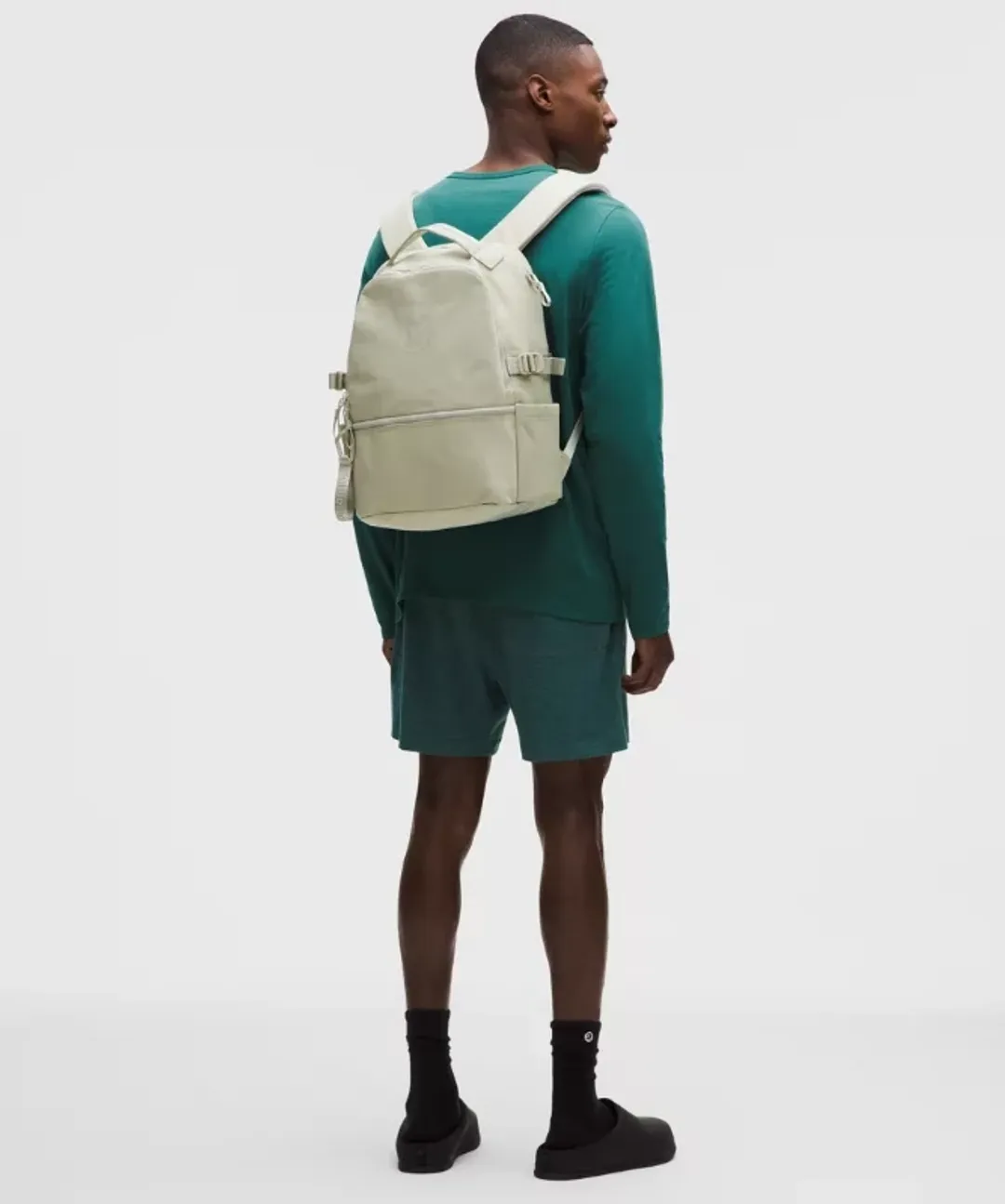 lululemon – New Crew Backpack 22L – Color Khaki | prod20002103