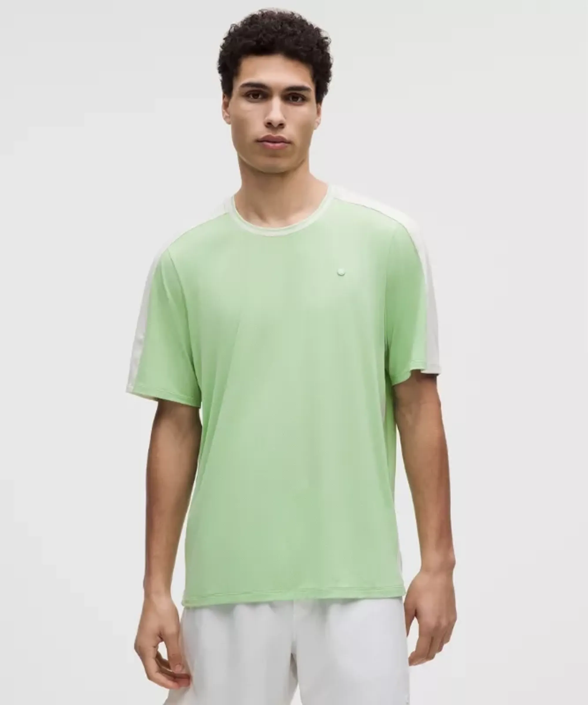 lululemon – Men's UV-Protective Mesh Panelled Tennis Shirt – Color Green/Pastel – Size Large