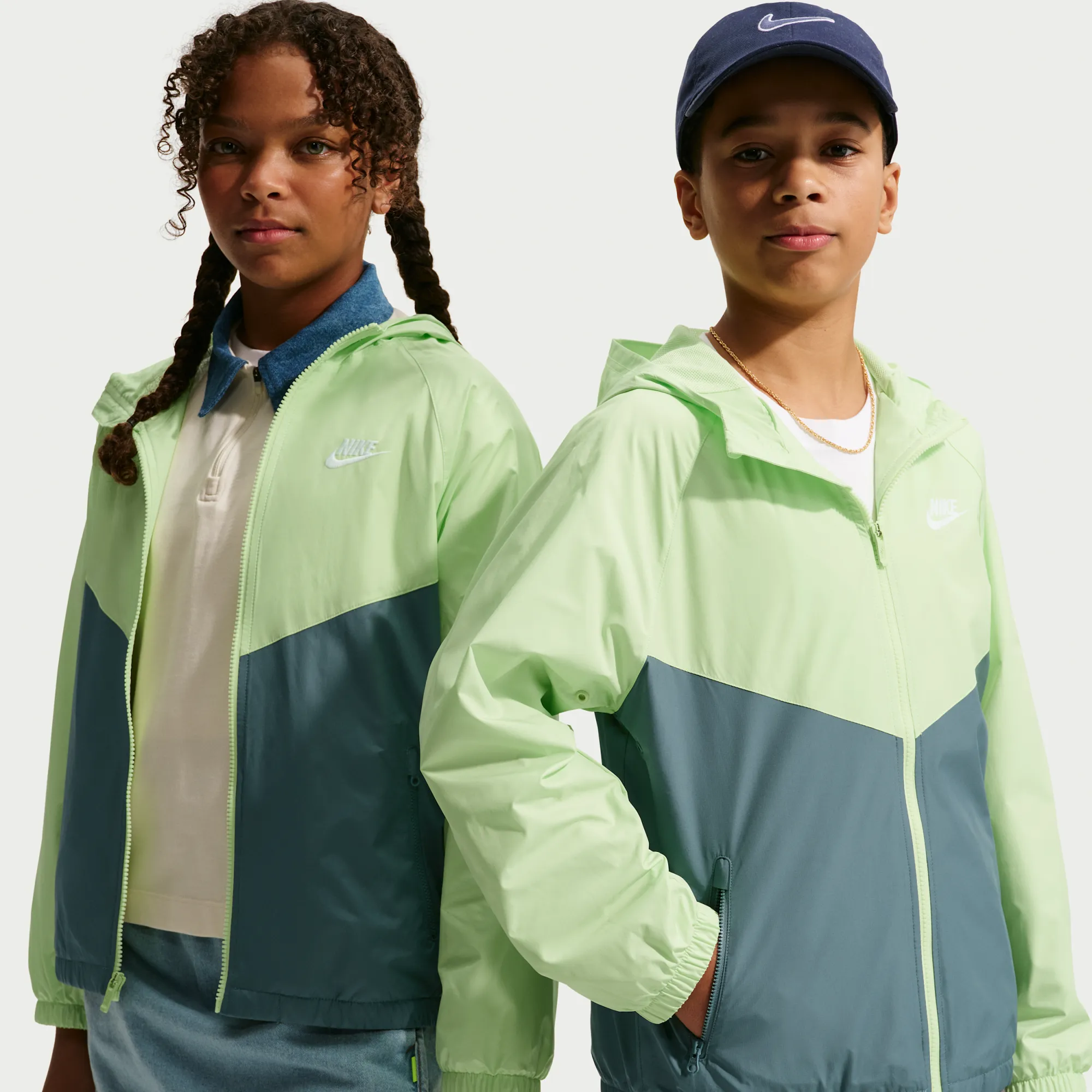 Nike Windrunner Older Kids' Hooded Repel Jacket - Green - Polyester