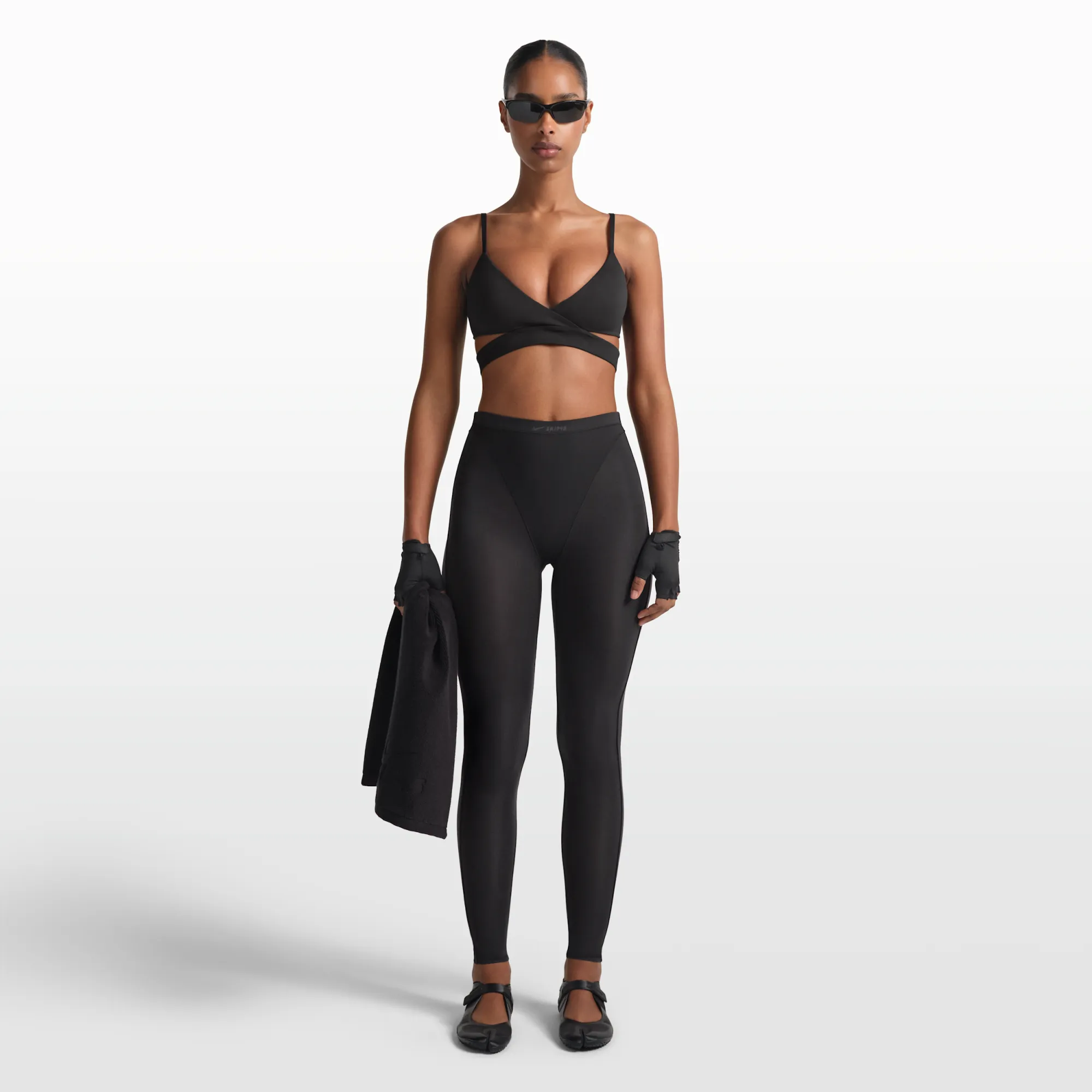 NikeSKIMS Weightless Layers Women's High-Waisted V-Panel Leggings - Black - Polyamide/Elastane