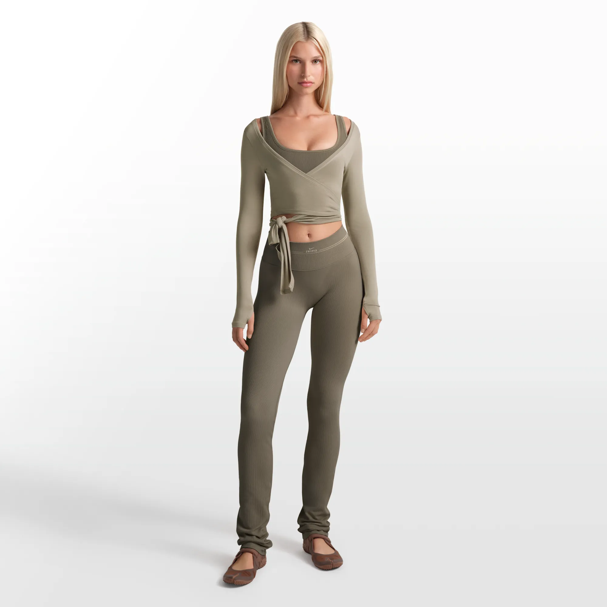 NikeSKIMS Ribbed Seamless Women's 86.5cm (approx.) Straight Leggings - Brown - Nylon/Elastane