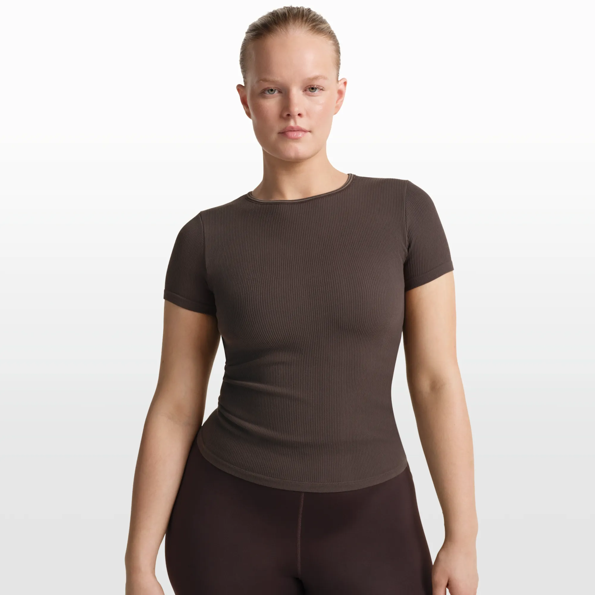 NikeSKIMS Ribbed Seamless Women's Short-Sleeve Top - Brown - Nylon/Elastane