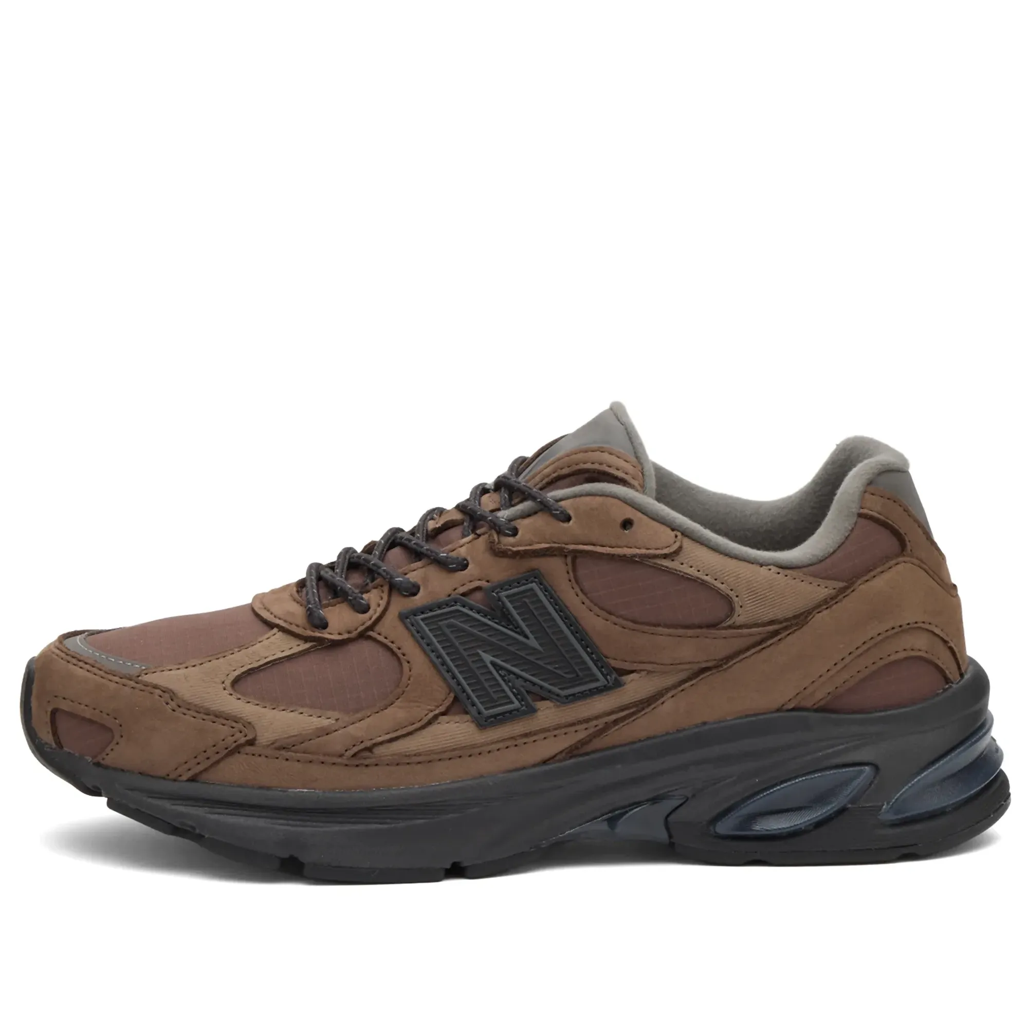 New Balance Unisex 2010 in Brown/Black Leather