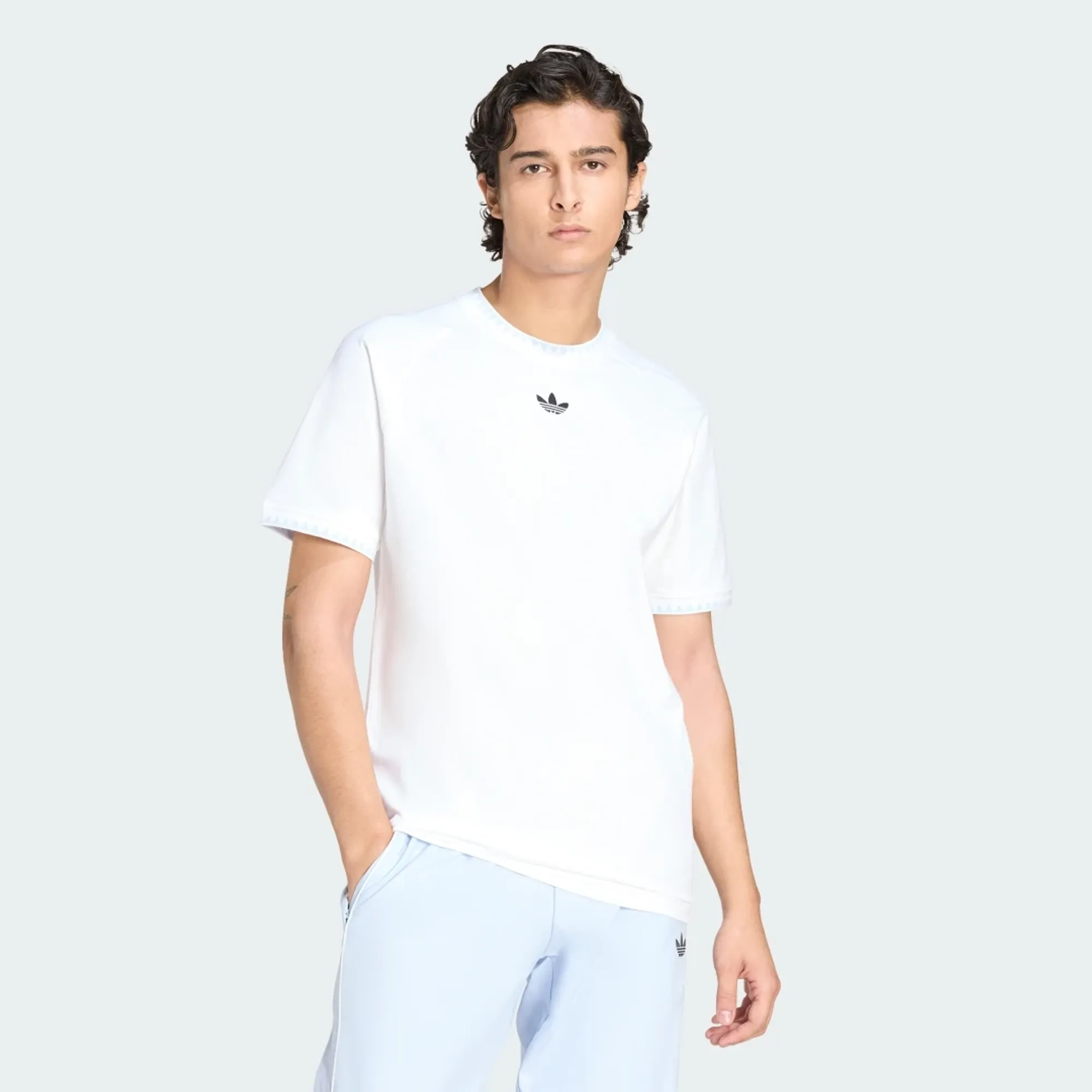 adidas CHEST STRIPES ENGINEERED COLLAR T-Shirt